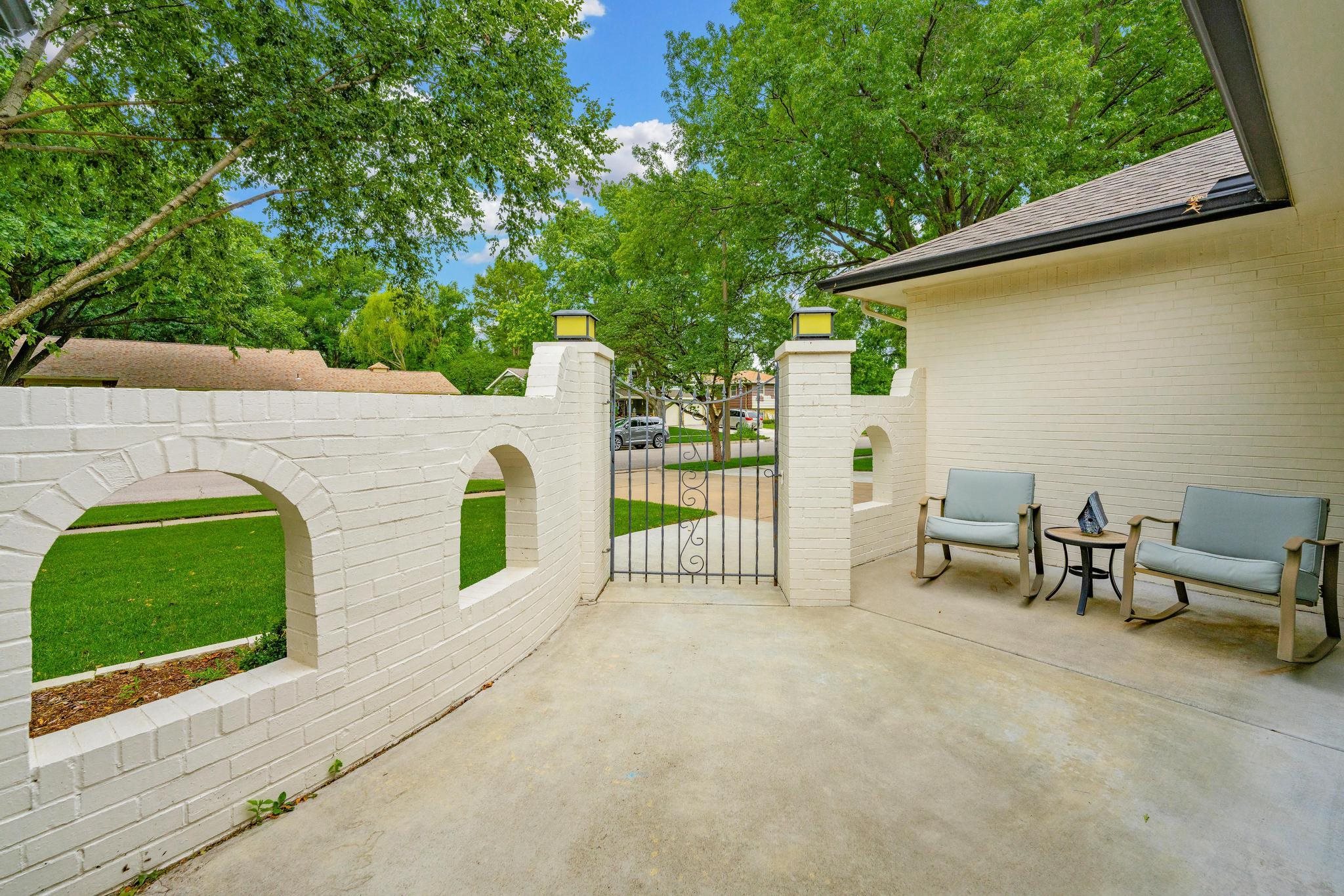 1366 N Caddy Ln Property Photo 4