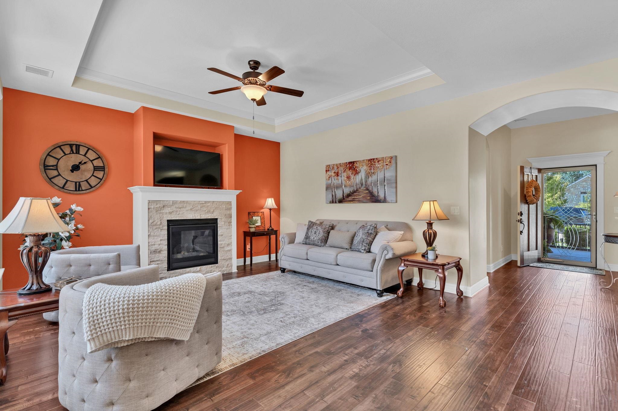1212 S Nineiron Property Photo 3