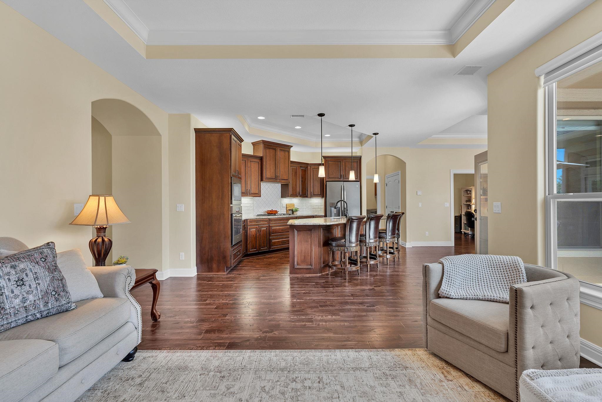 1212 S Nineiron Property Photo 5