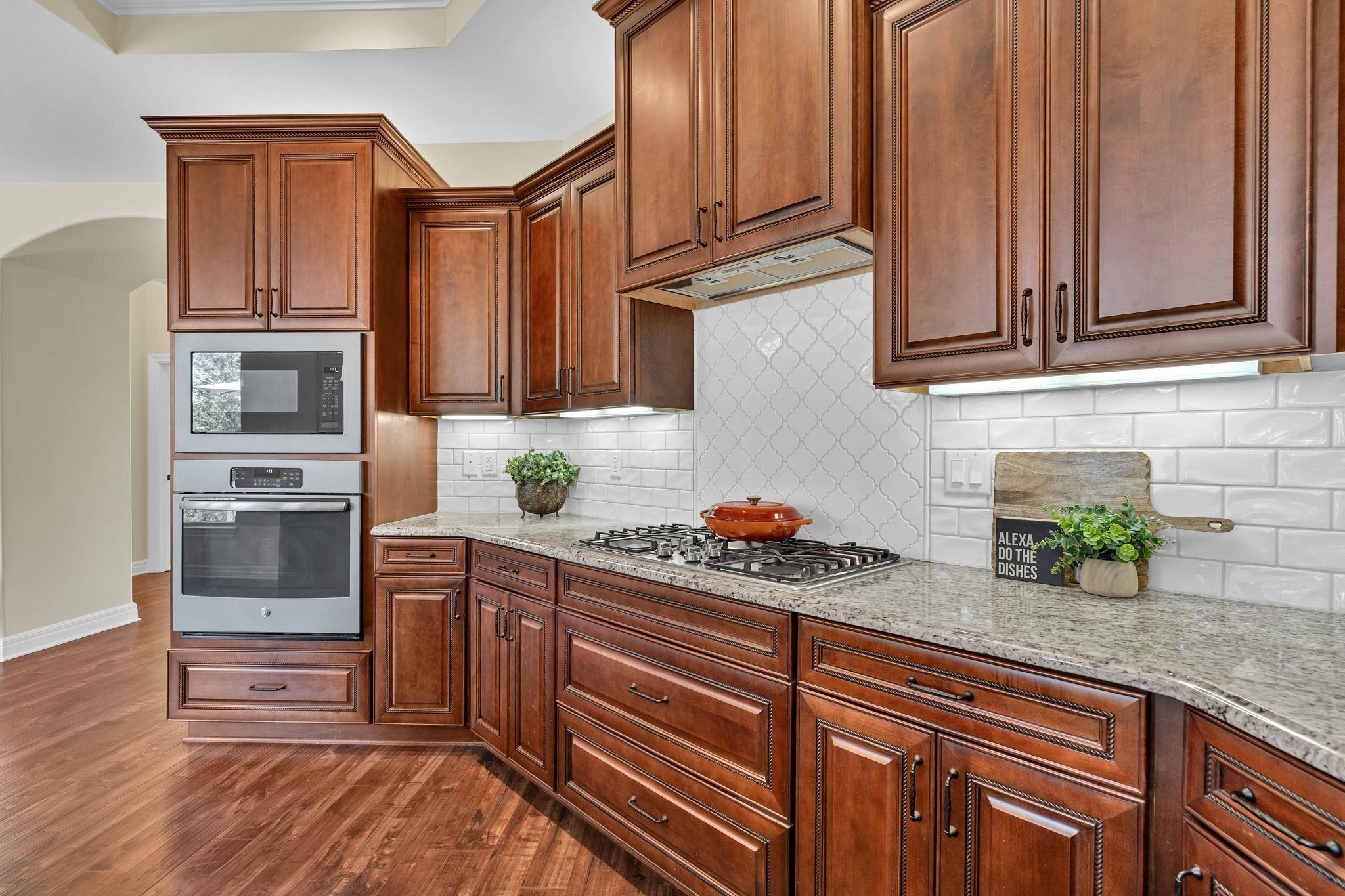 1212 S Nineiron Property Photo 7