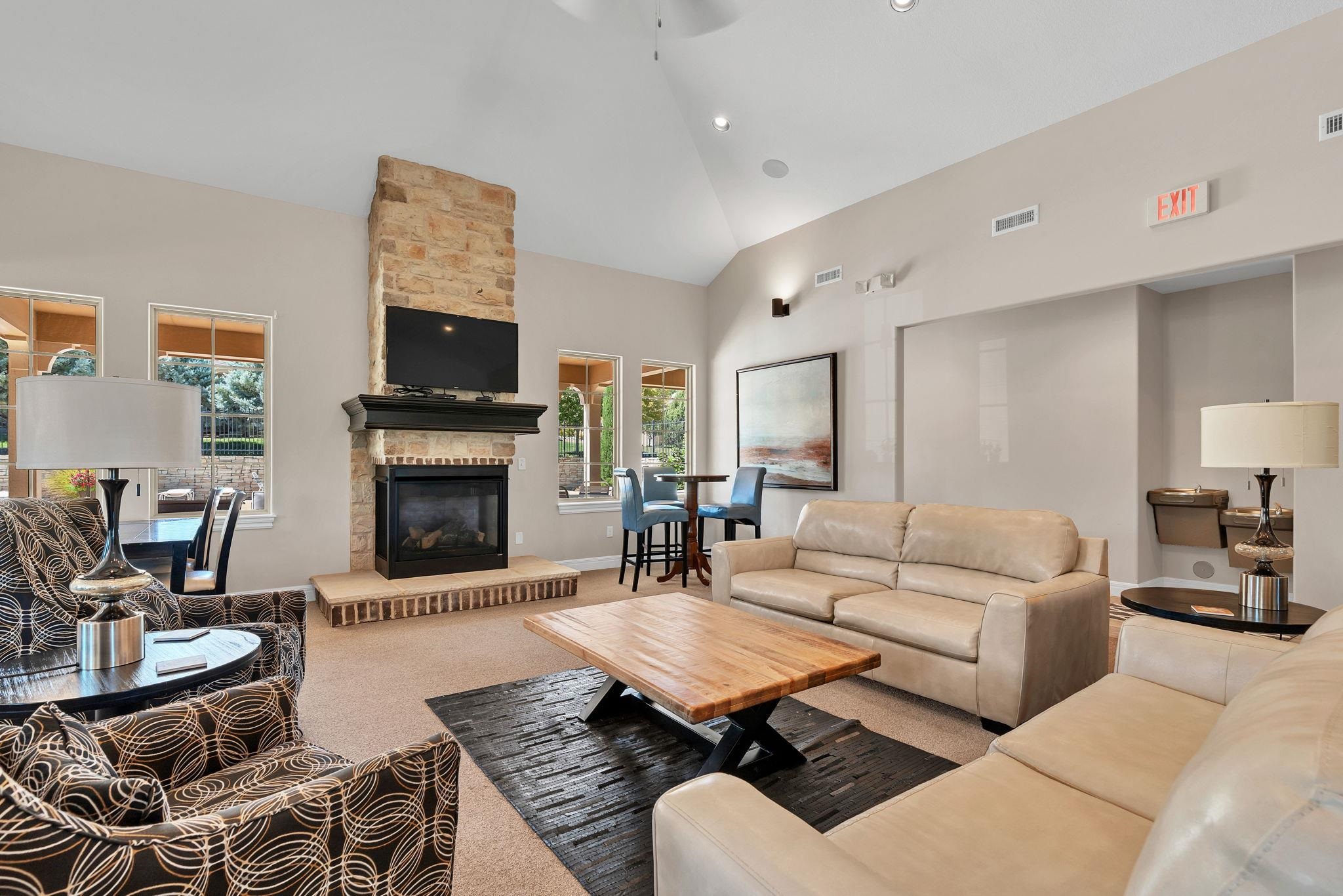 1212 S Nineiron Property Photo 26