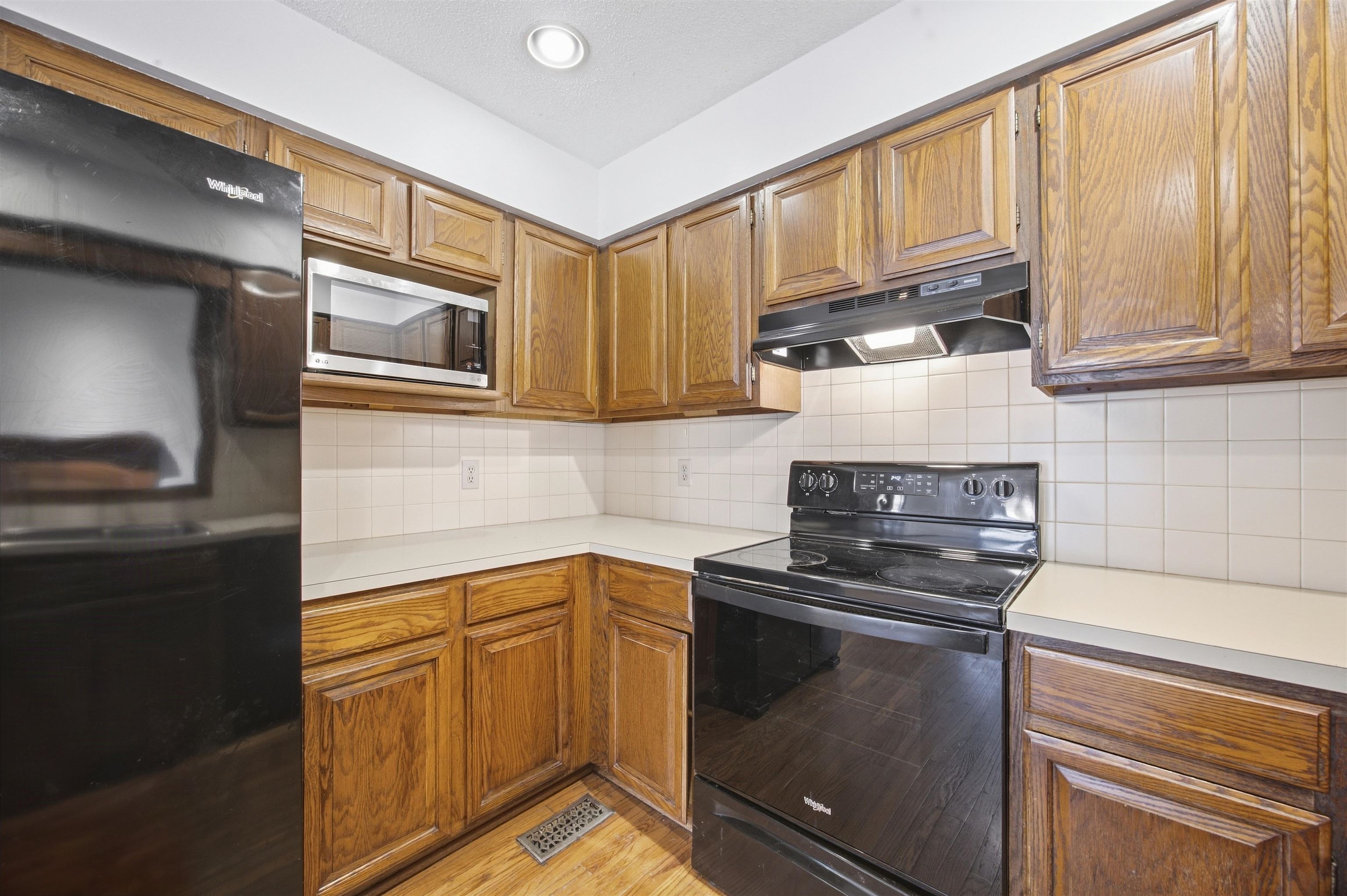 1651 S Willow Oak Property Photo 8