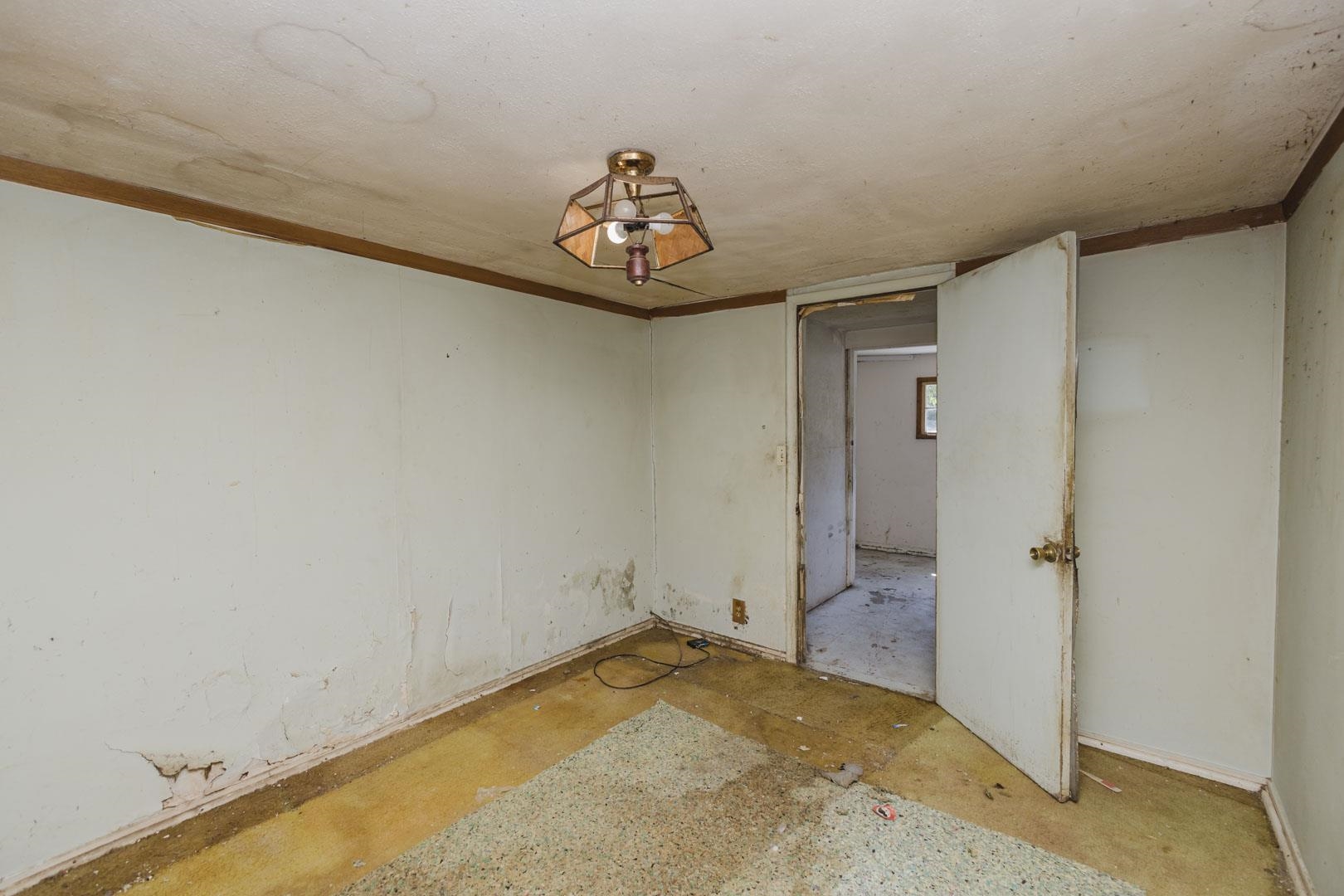 706 S Verna Ave Property Photo 10