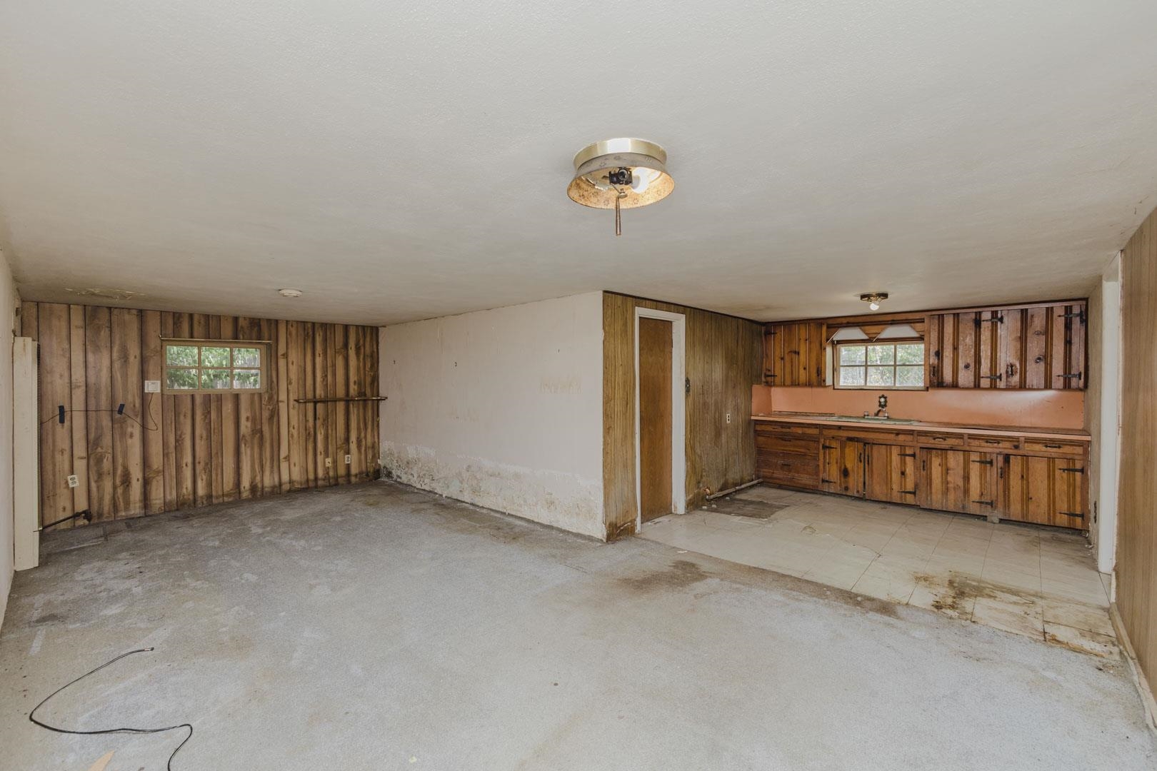 706 S Verna Ave Property Photo 11