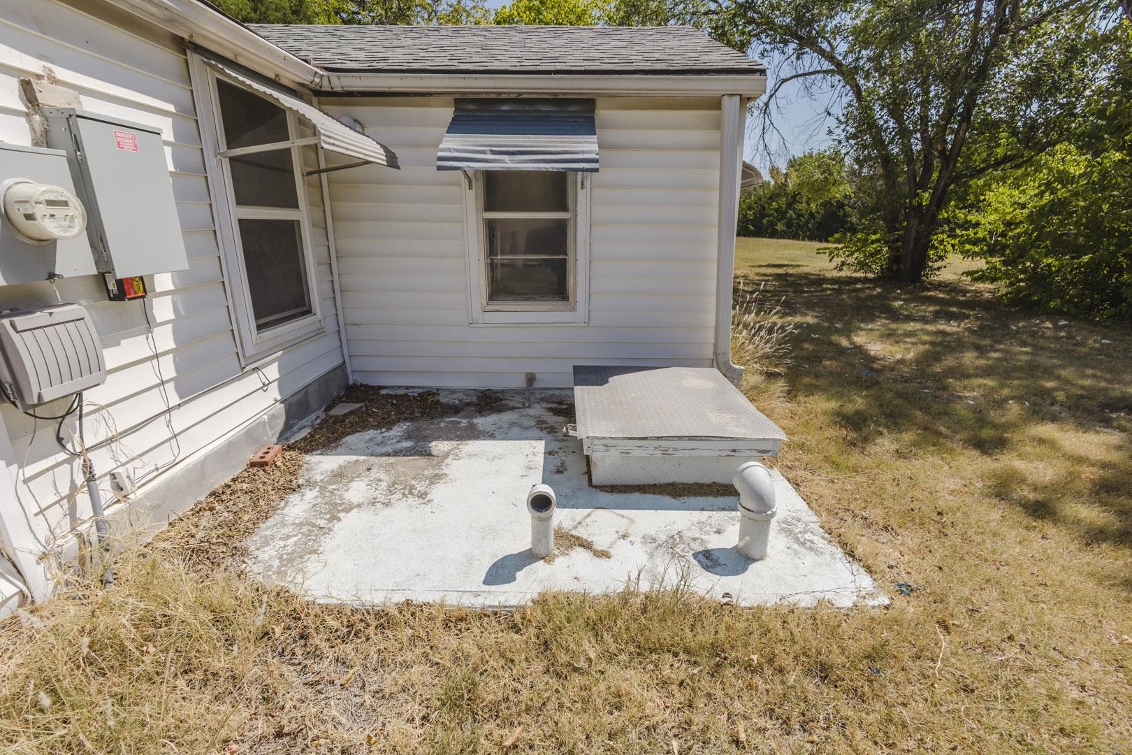 706 S Verna Ave Property Photo 26