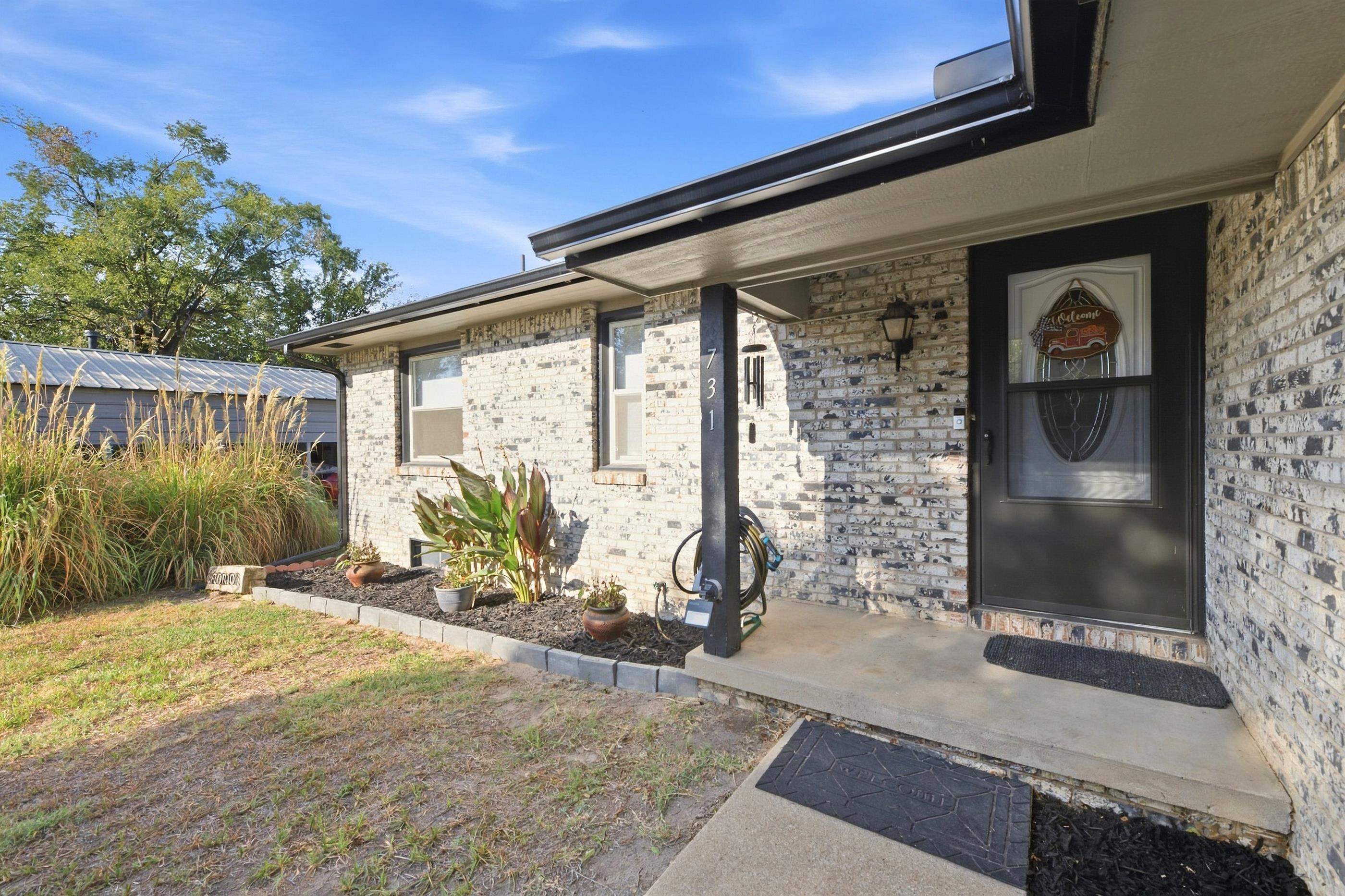 731 N Joann Property Photo 4