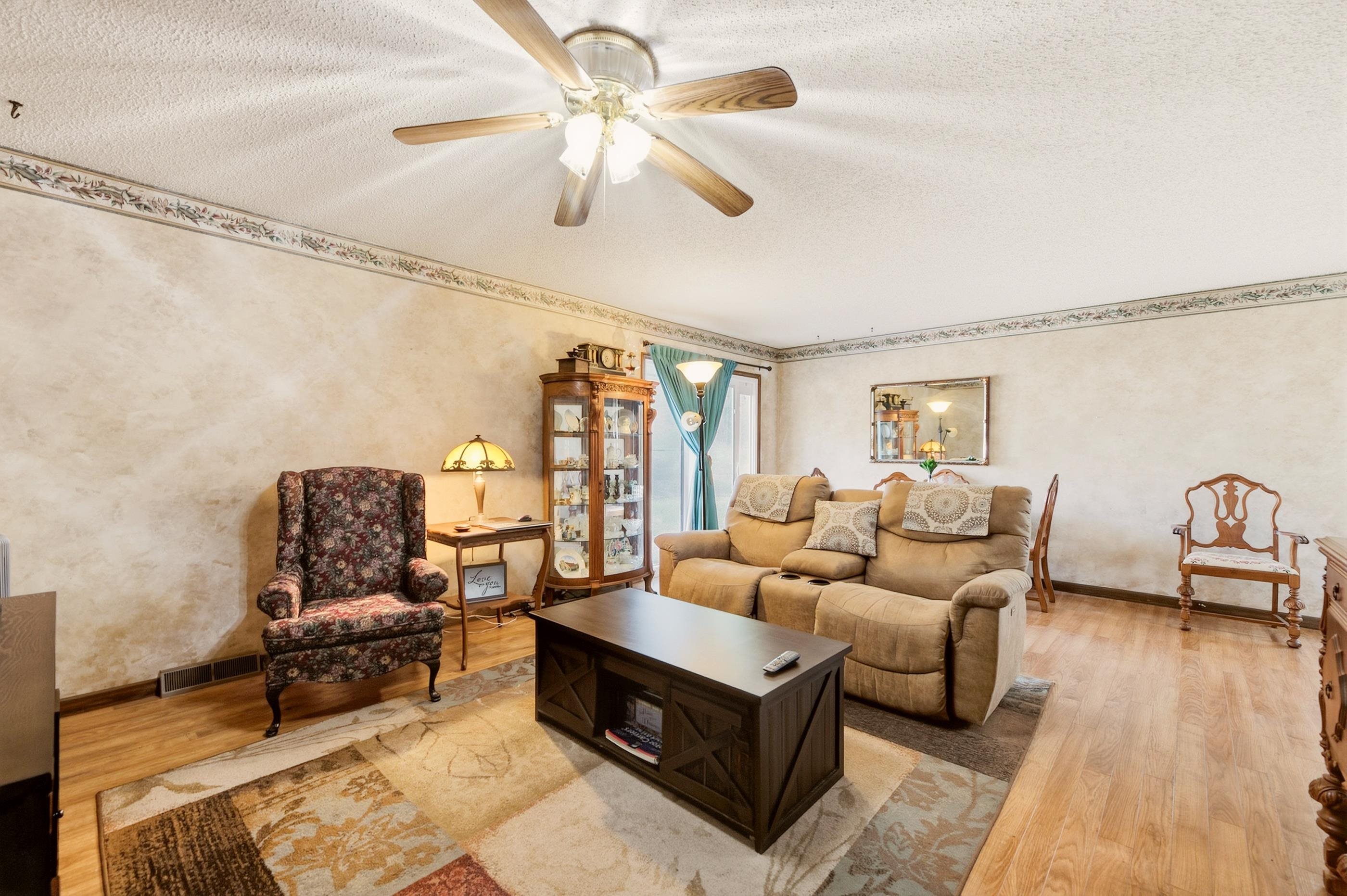 731 N Joann Property Photo 6
