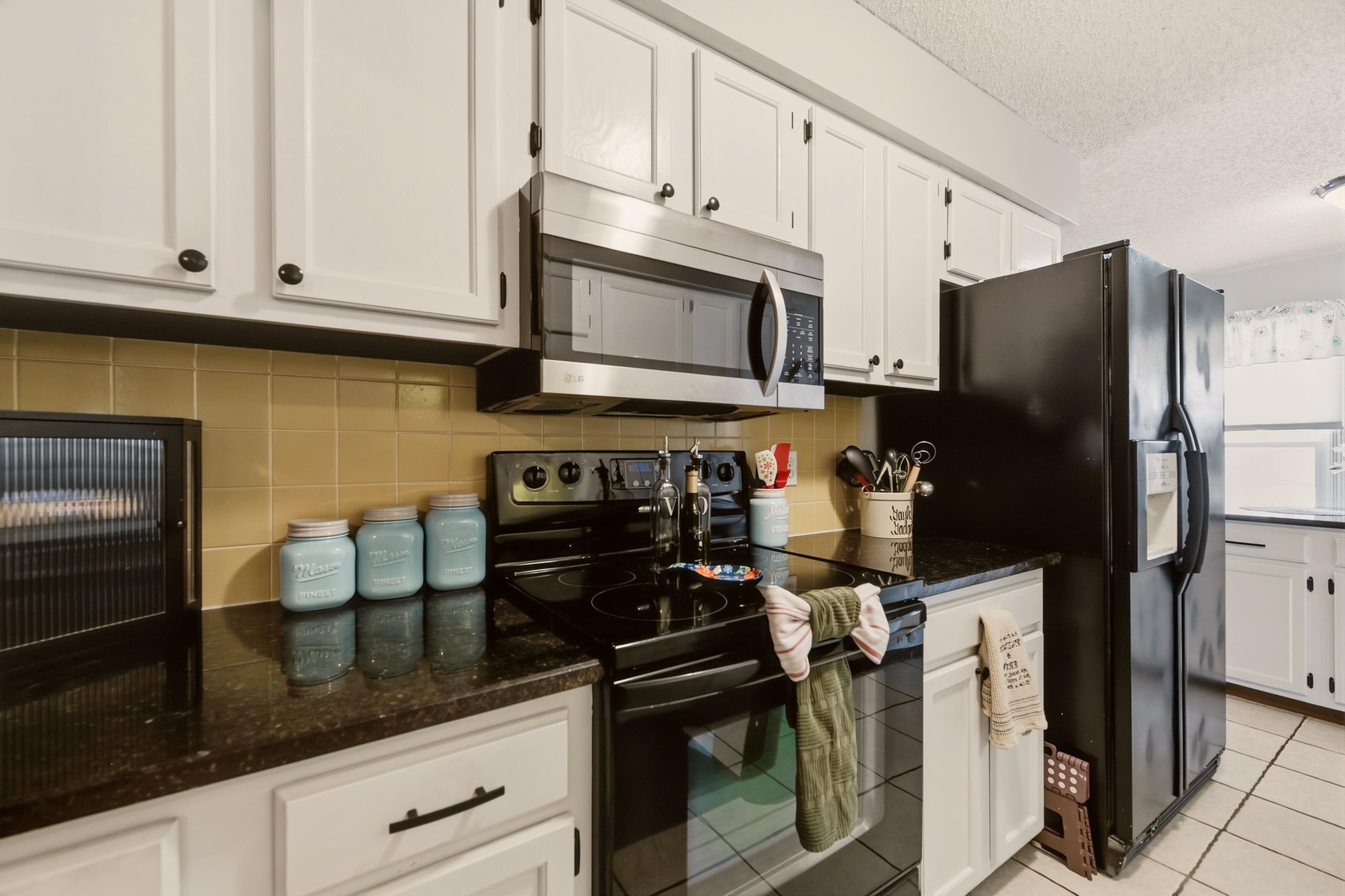 731 N Joann Property Photo 16
