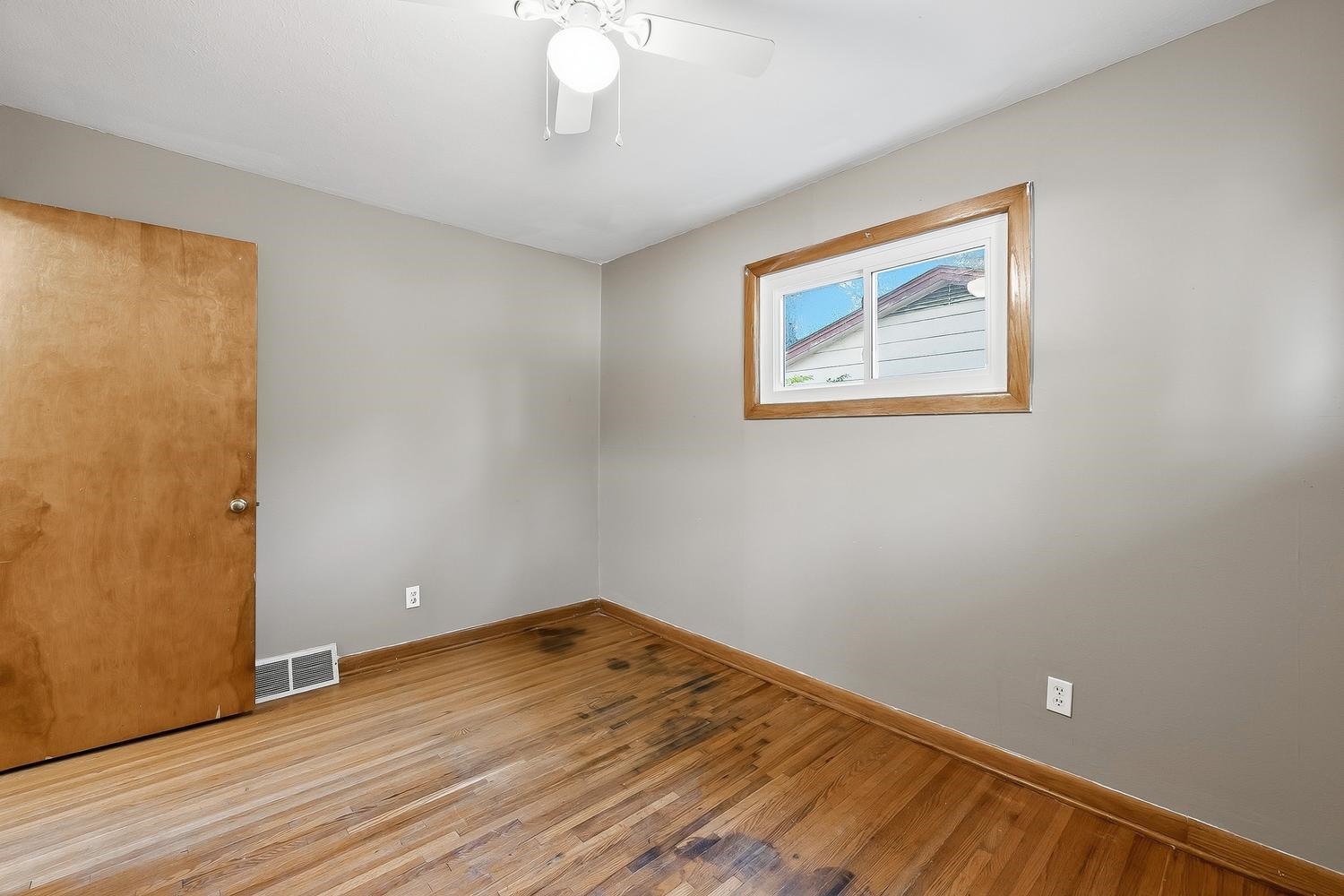 1127 N Westview Dr Property Photo 23