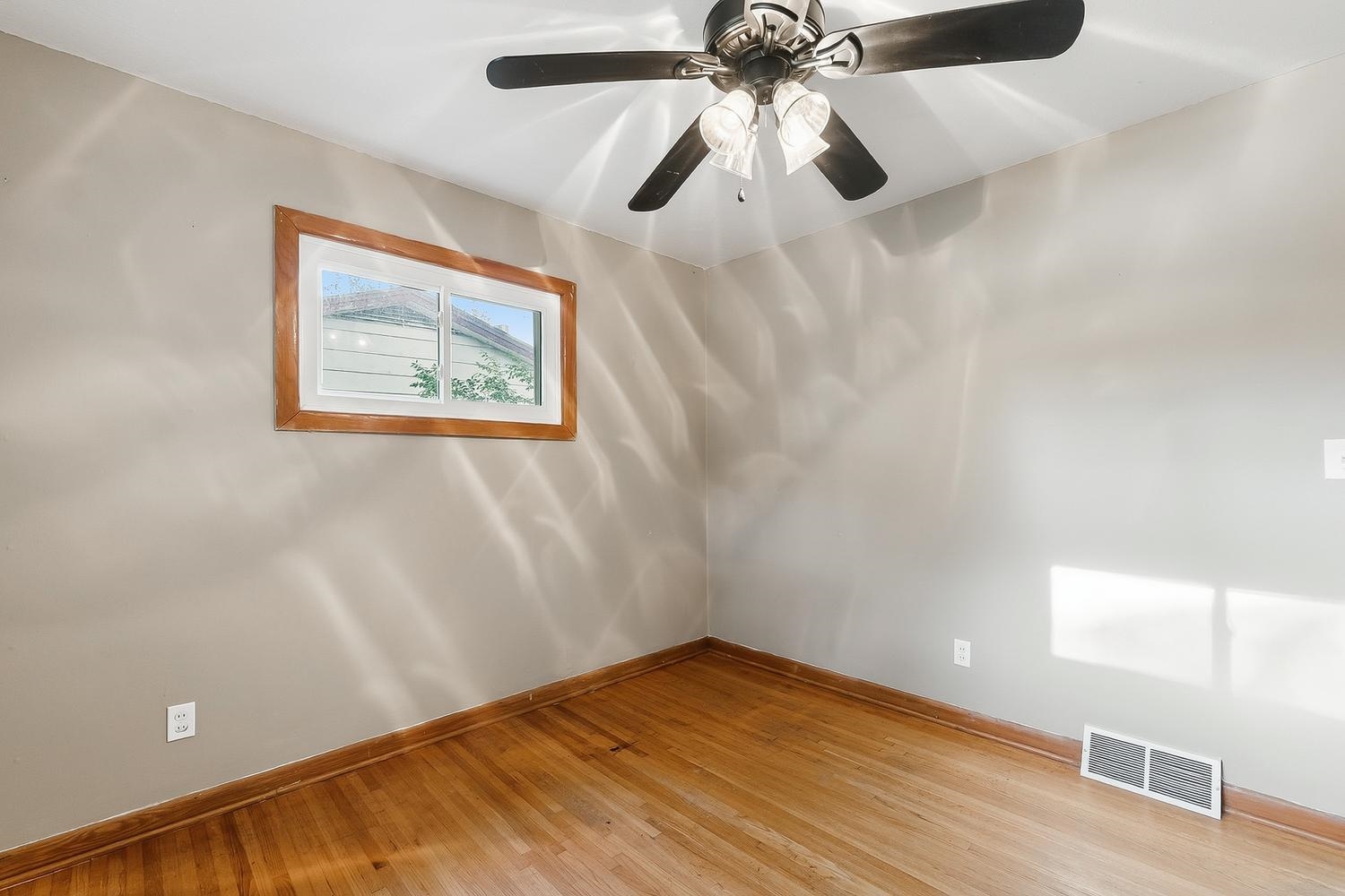 1127 N Westview Dr Property Photo 27