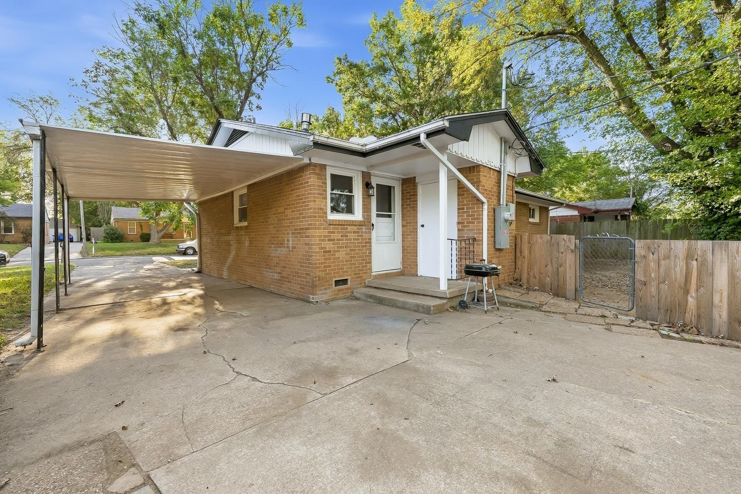 1127 N Westview Dr Property Photo 33
