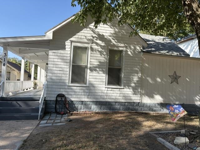 314 E 7th Property Photo 1