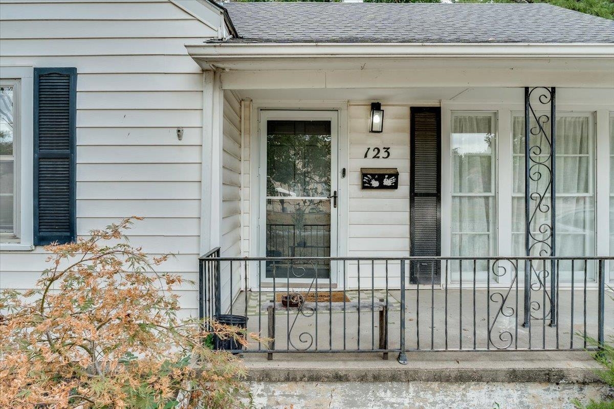 123 N Bleckley Dr. Property Photo 3