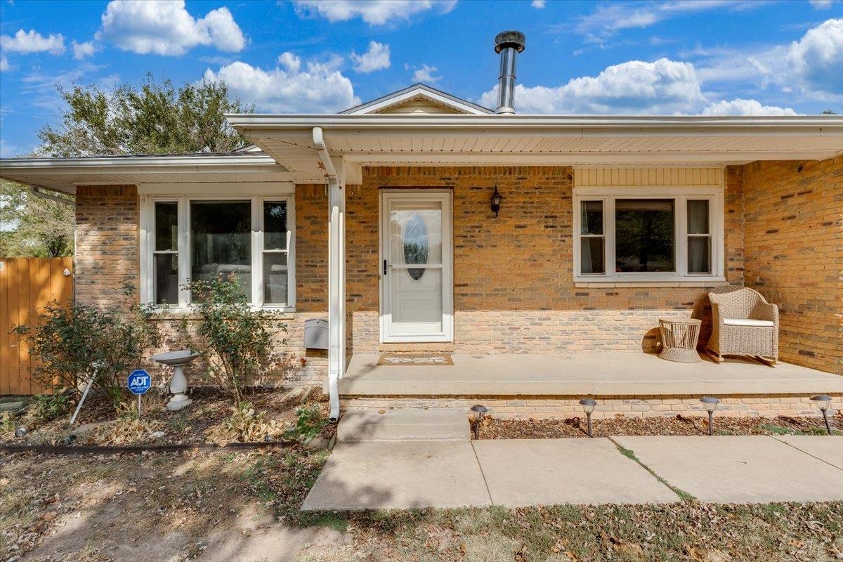 10 Argon Dr Property Photo 2