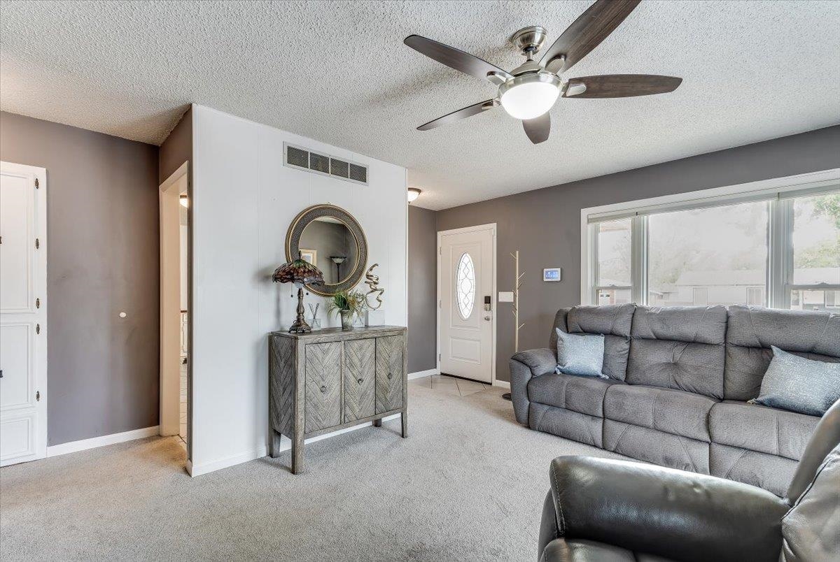 10 Argon Dr Property Photo 3