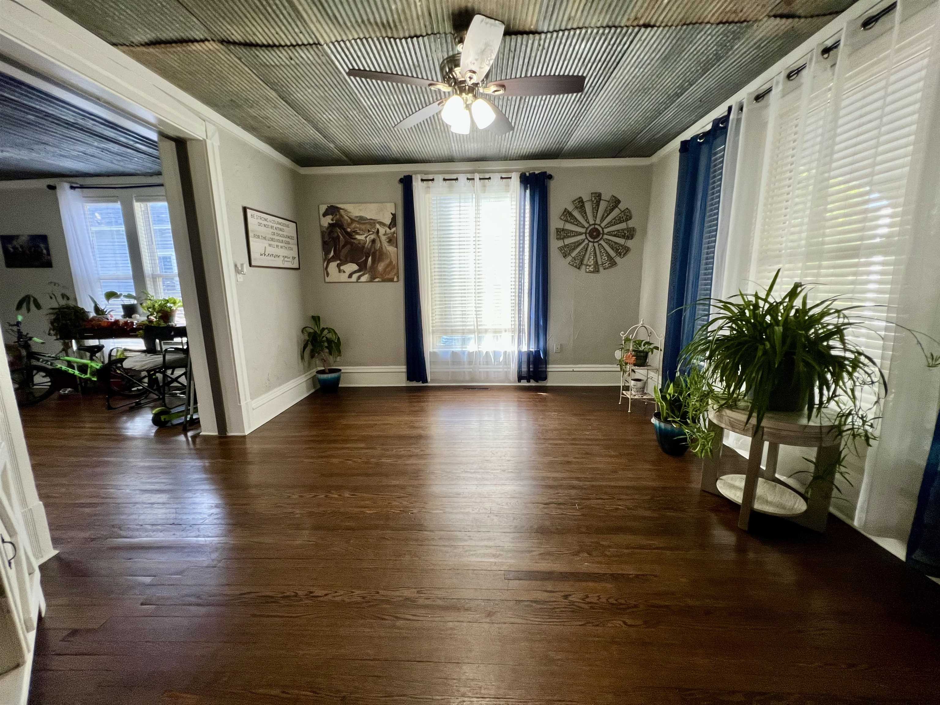 414 N A Property Photo 4