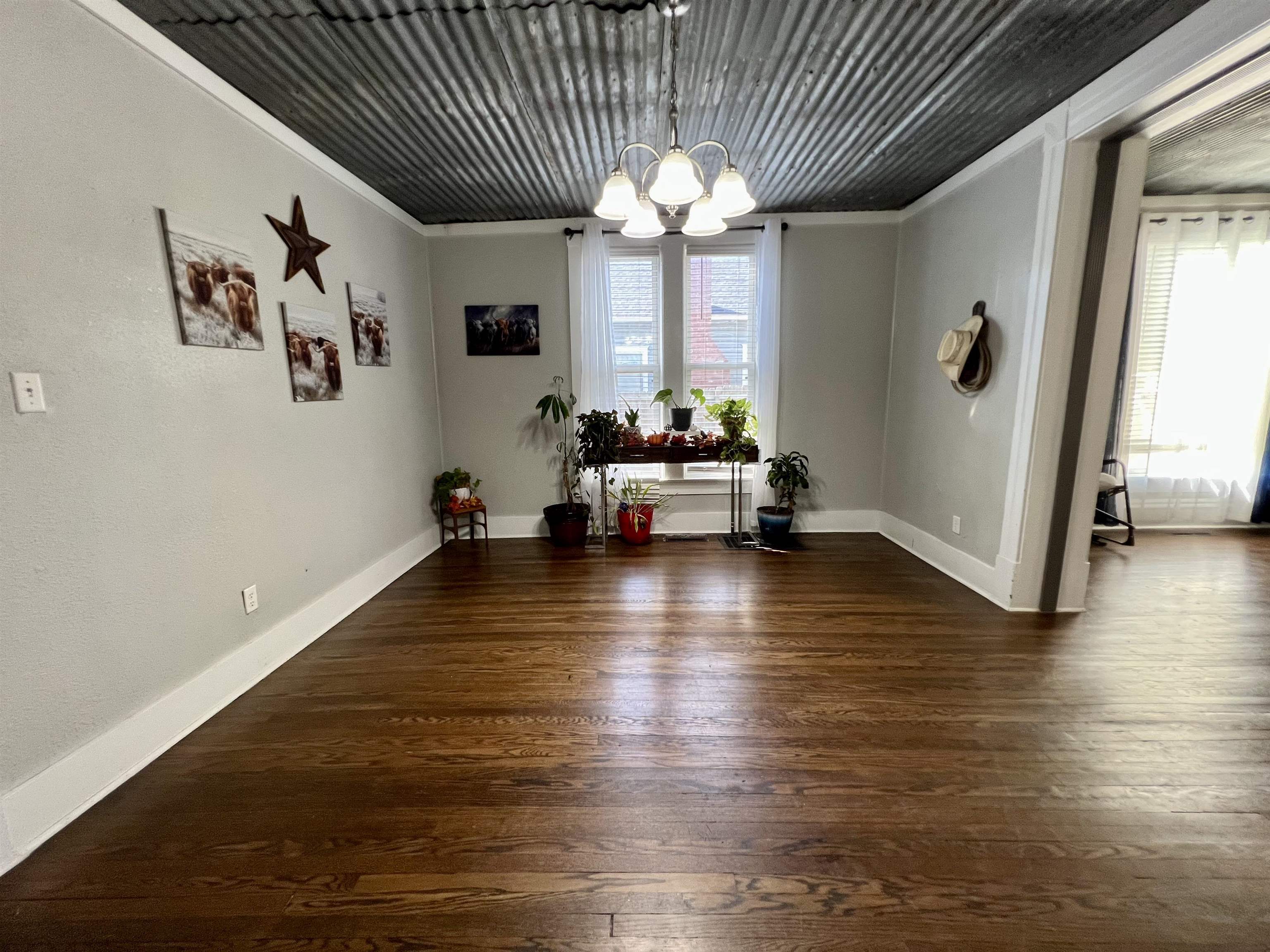 414 N A Property Photo 5