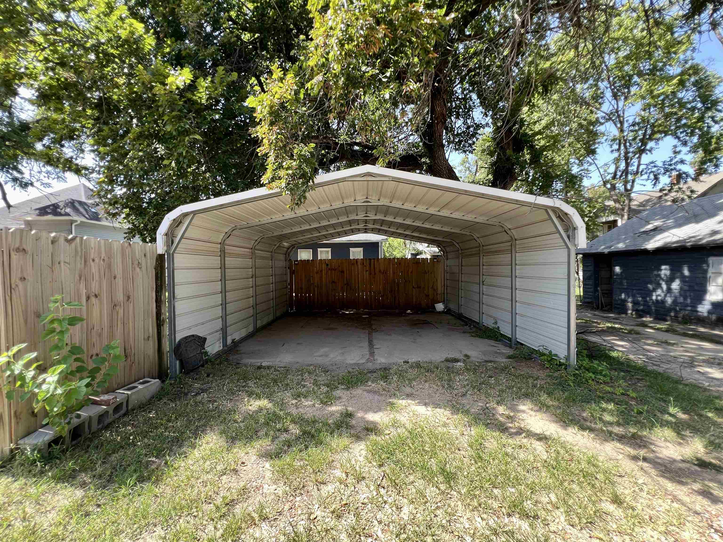 414 N A Property Photo 18