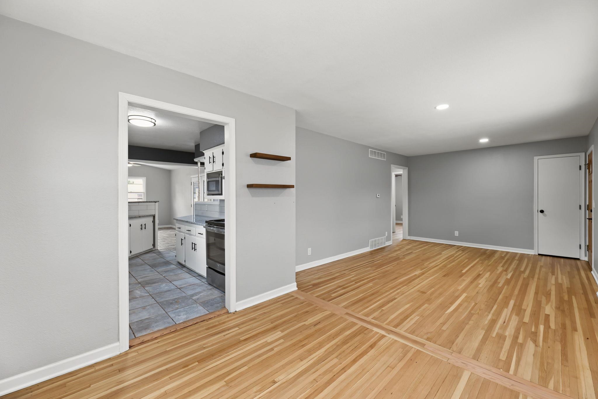 3046 S Everett Ave Property Photo 5