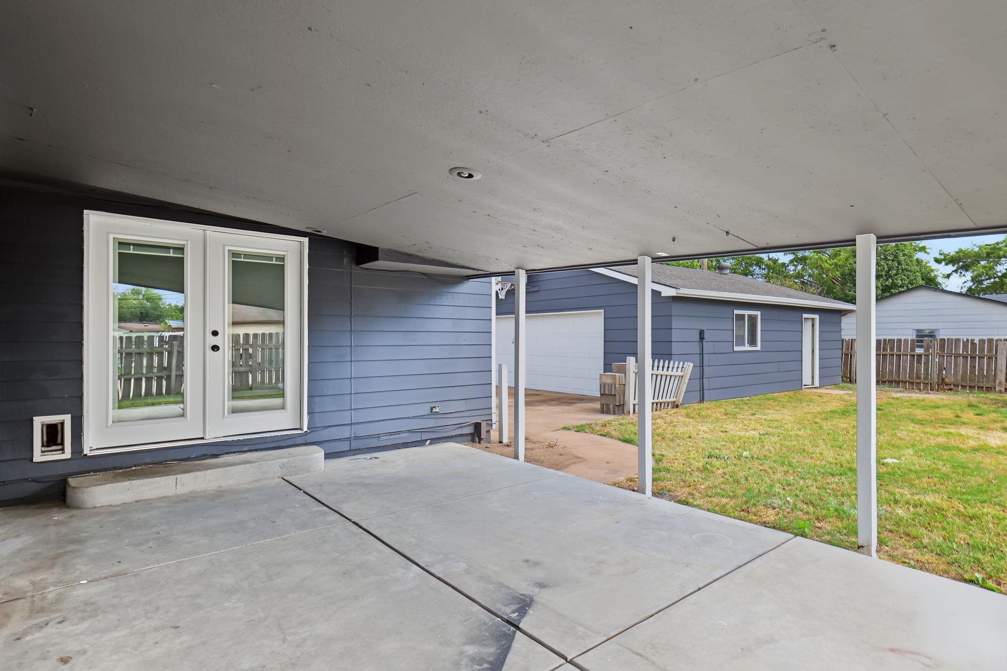 3046 S Everett Ave Property Photo 31