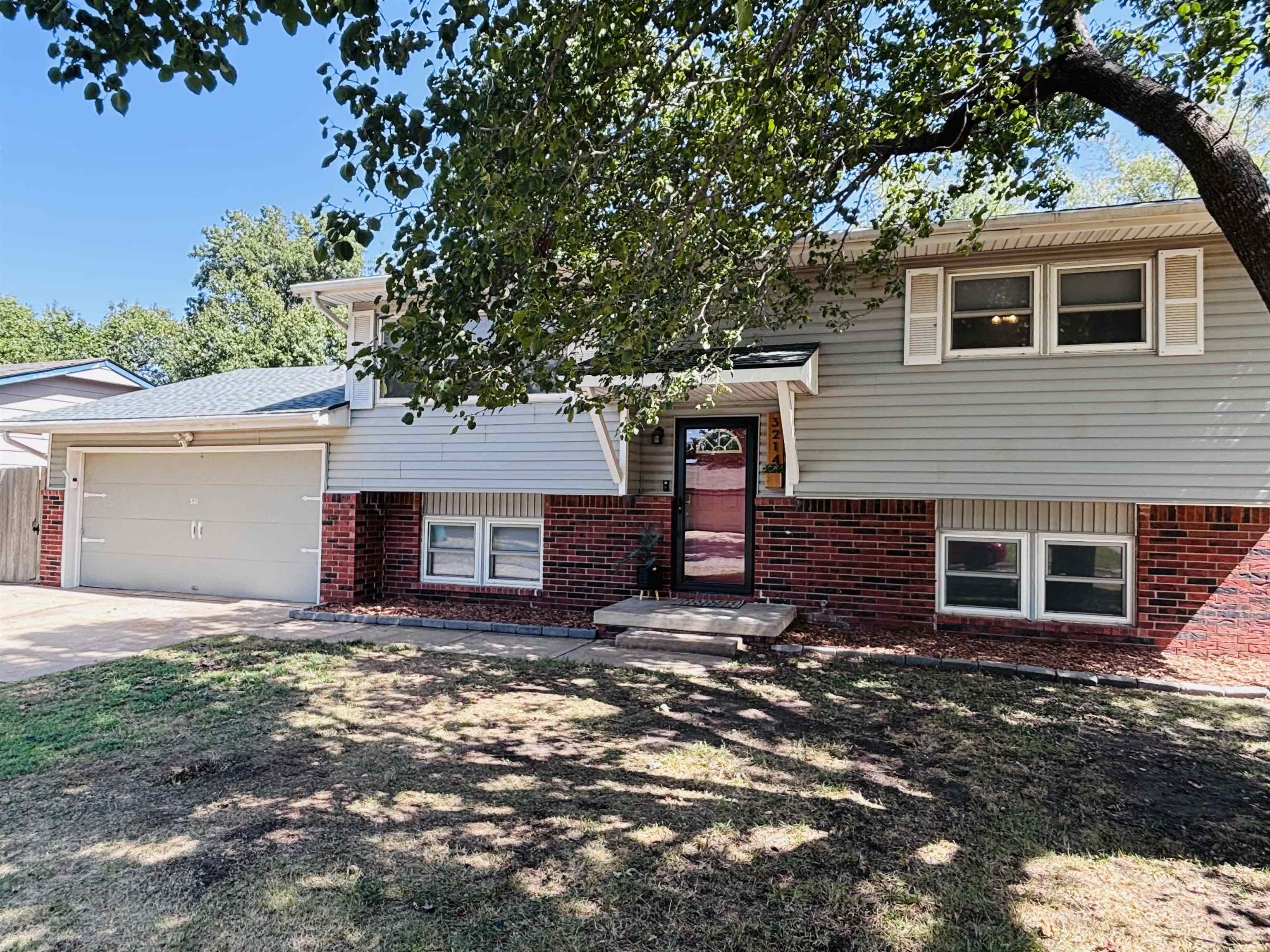 3214 S Mccomas Property Photo 2