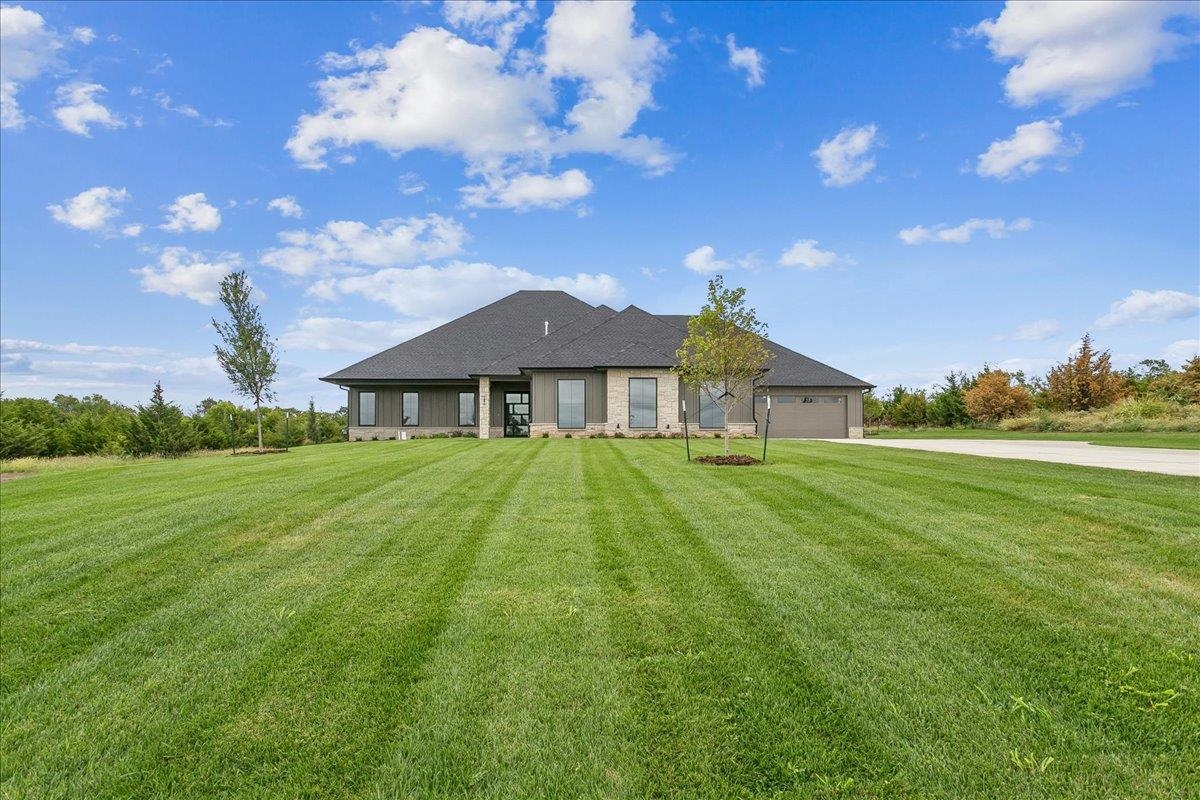 240 S Cedar Hill Boulevard Property Photo 1