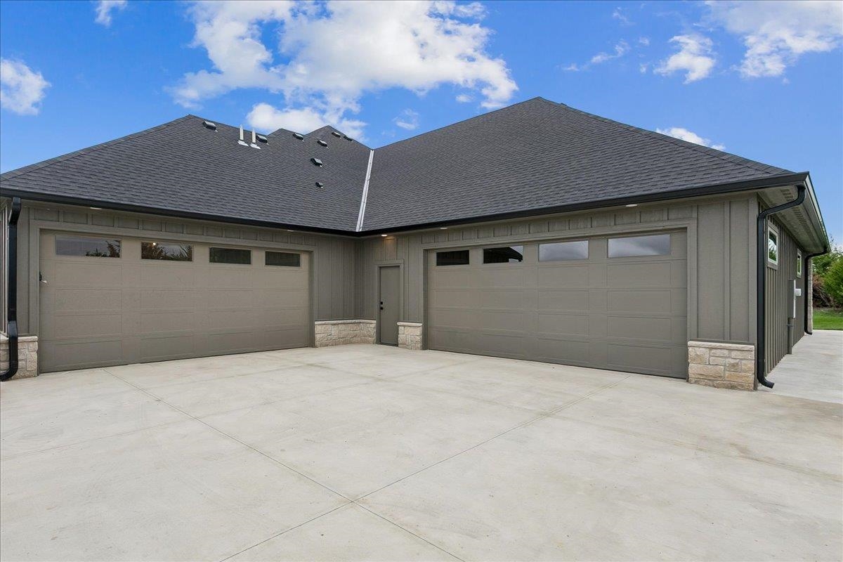 240 S Cedar Hill Boulevard Property Photo 2