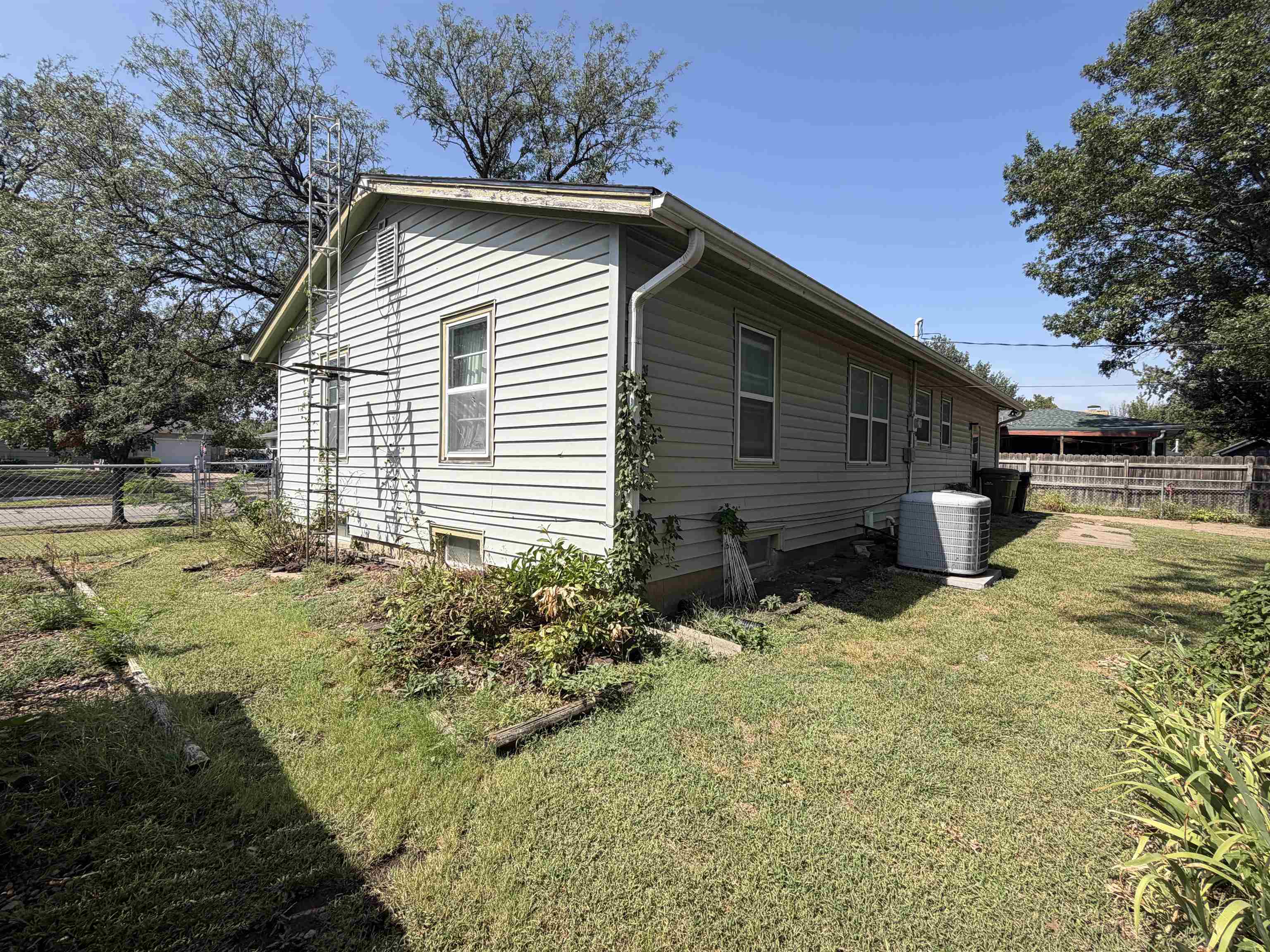 679209 Property Photo 4