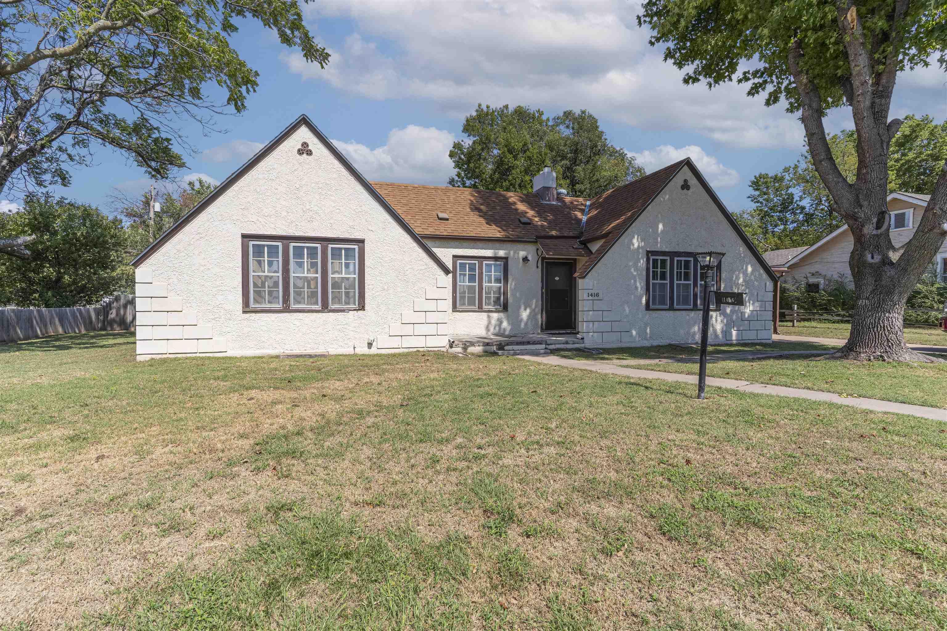 1416 W Kansas Ave.
