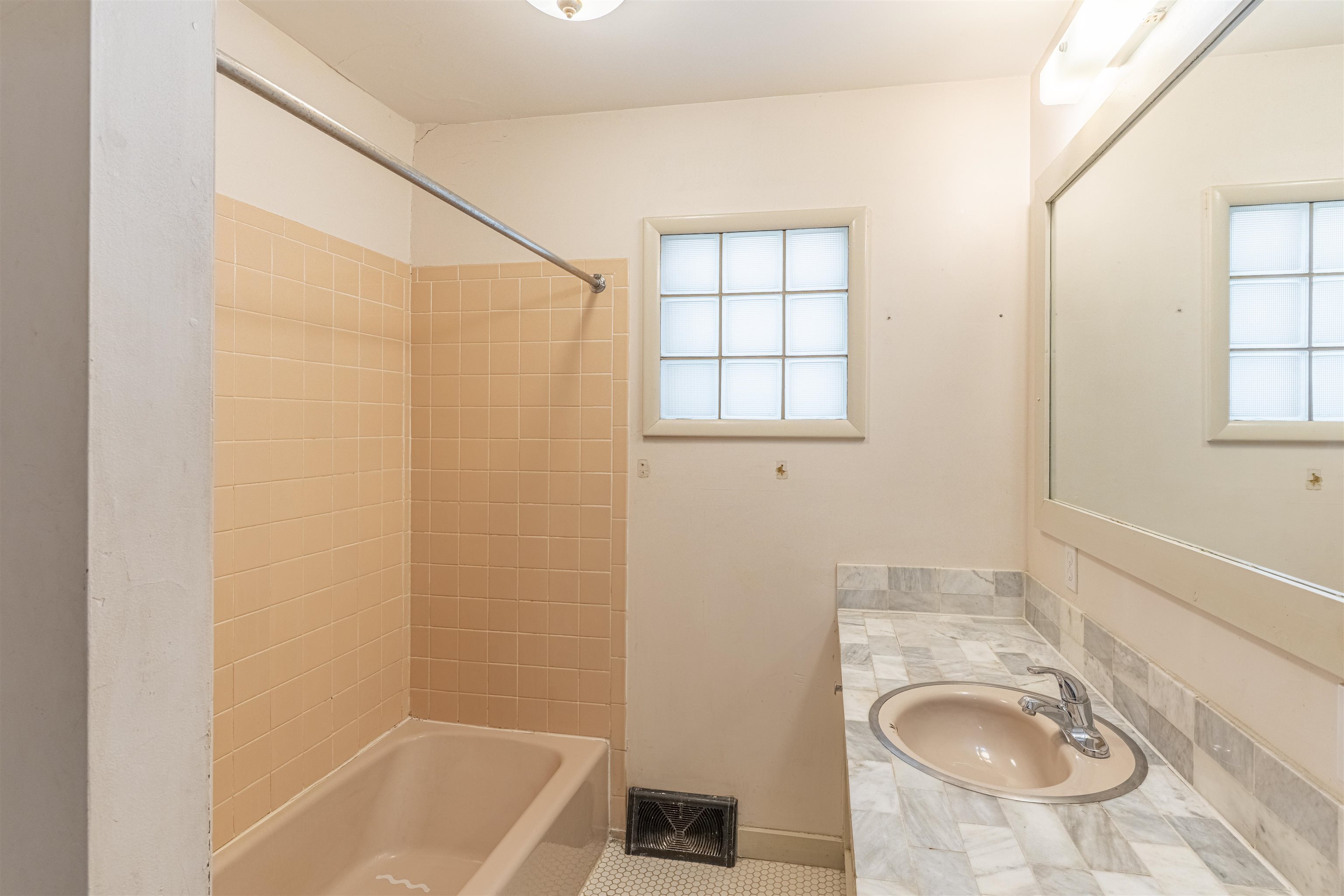 1416 W Kansas Ave. Property Photo 22
