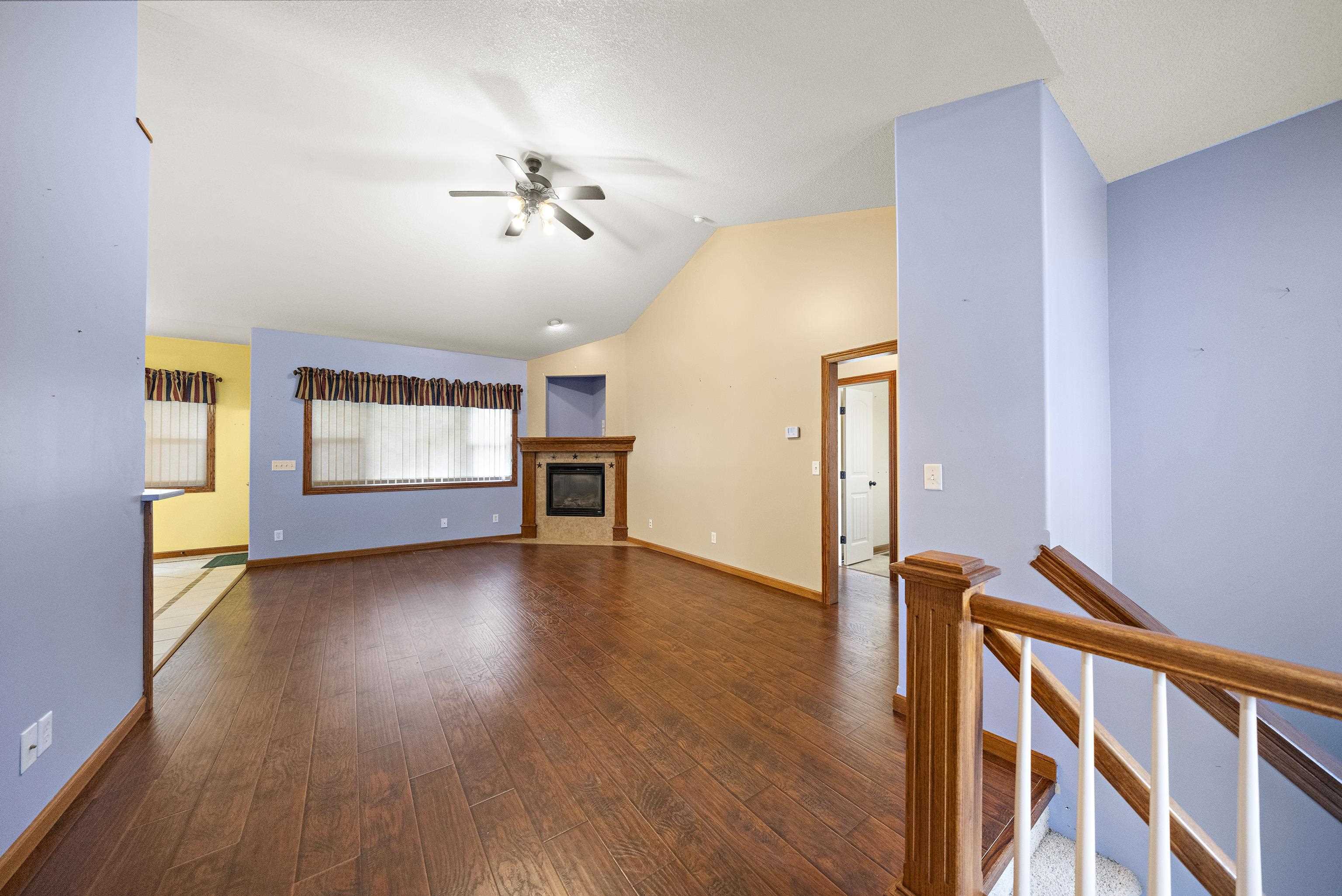 1120 Split Oak Dr Property Photo 6
