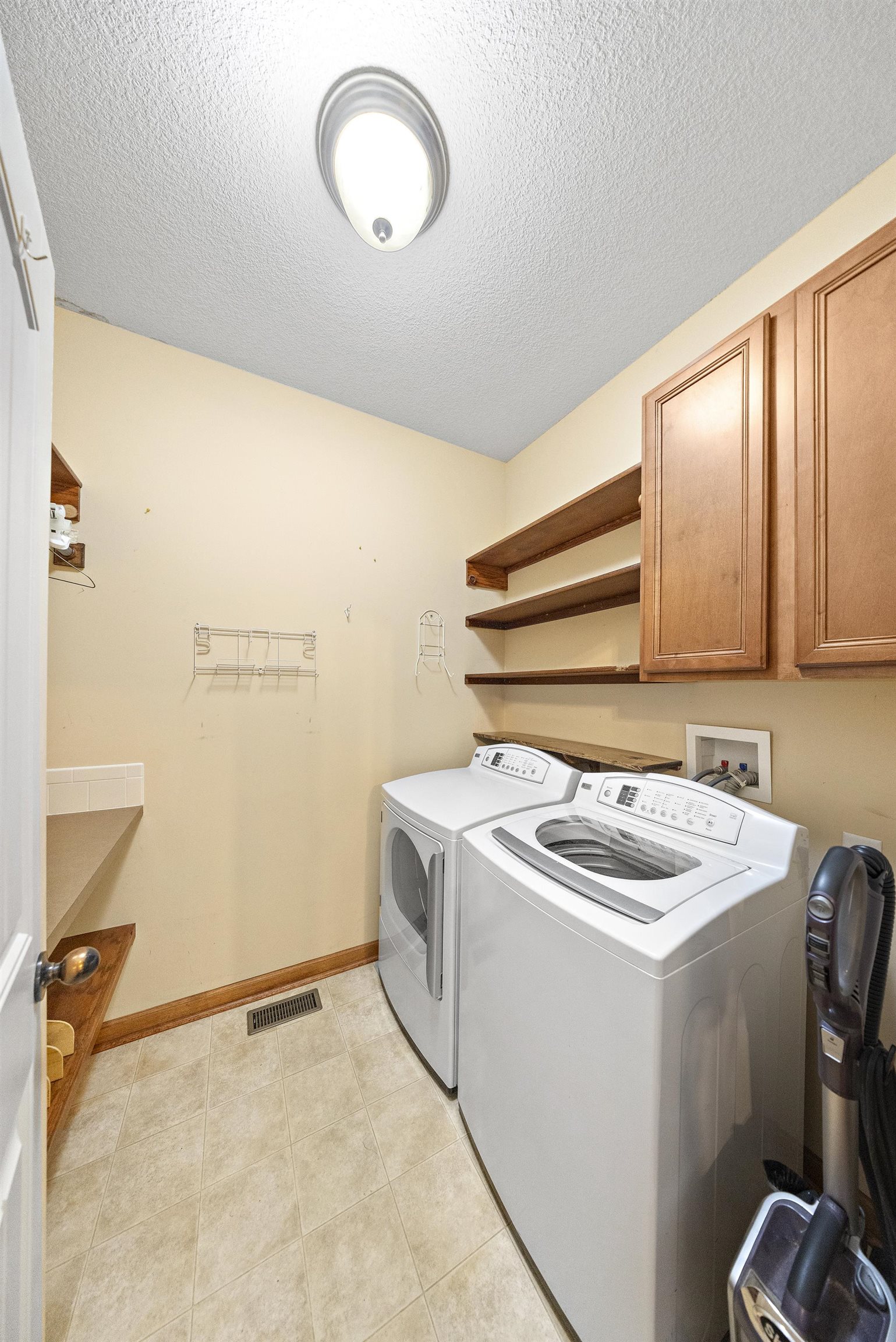1120 Split Oak Dr Property Photo 19