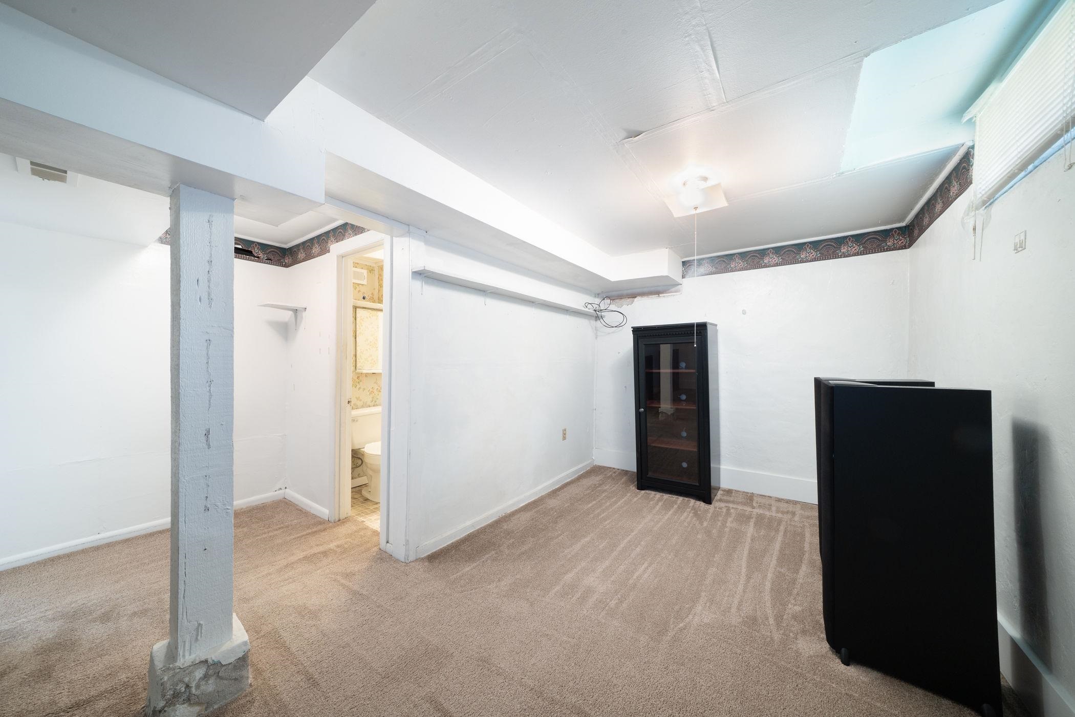 2260 S Victoria St. Property Photo 20
