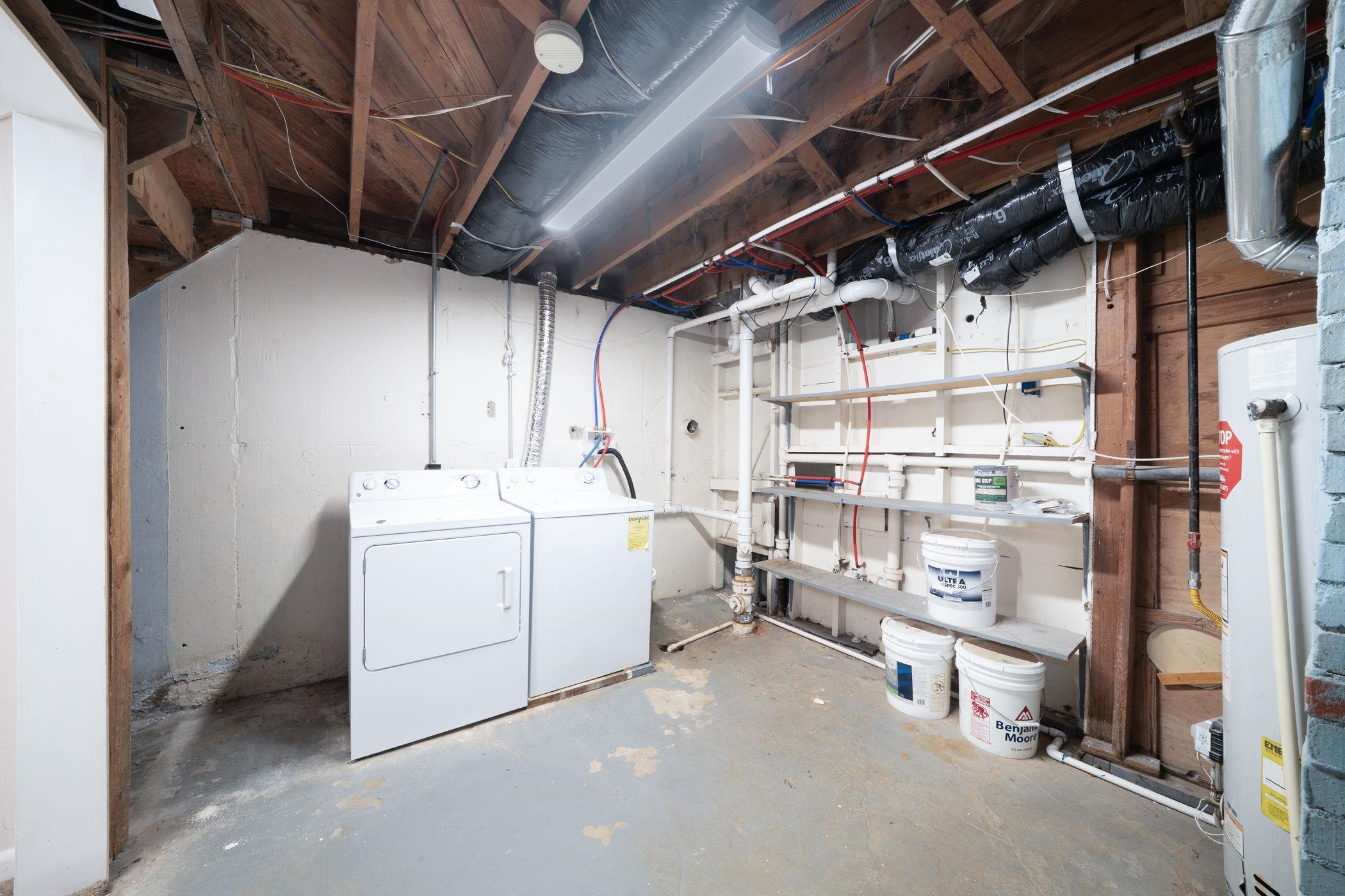 2260 S Victoria St. Property Photo 23