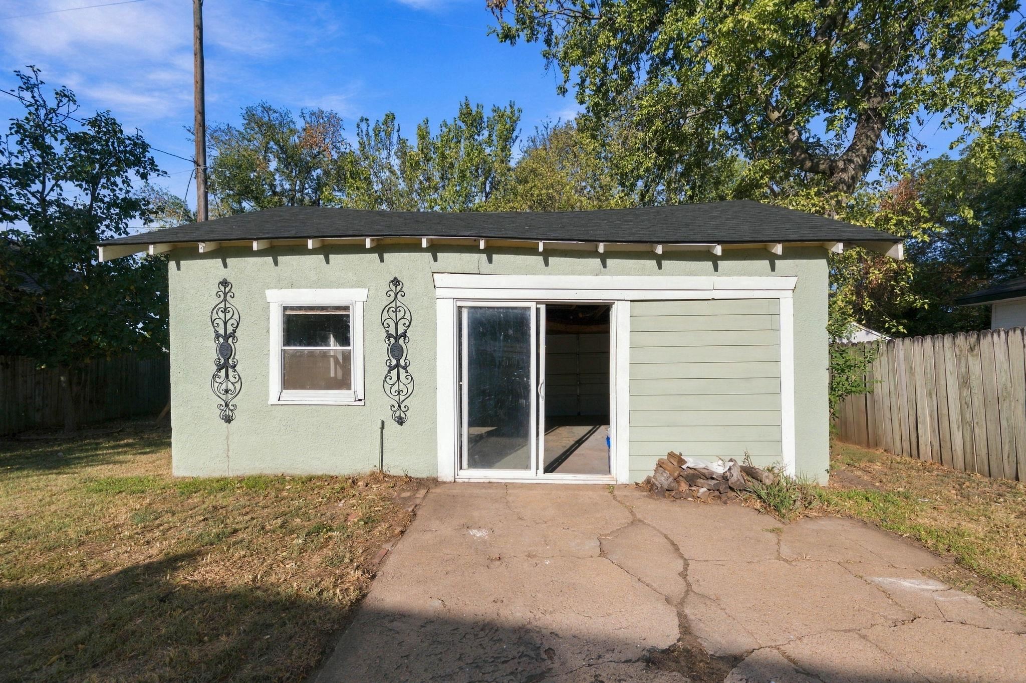 1141 S Wichita Property Photo 32