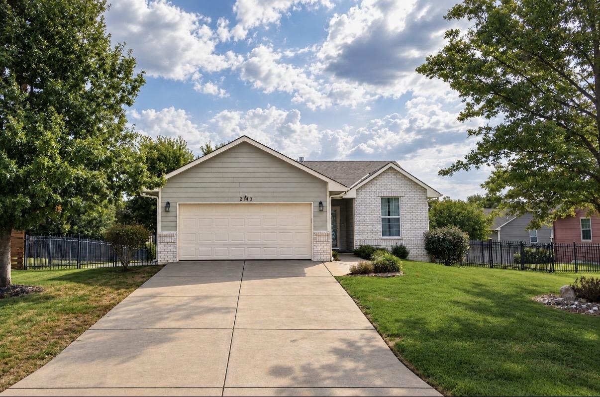 2143 East Quail Hollow Street