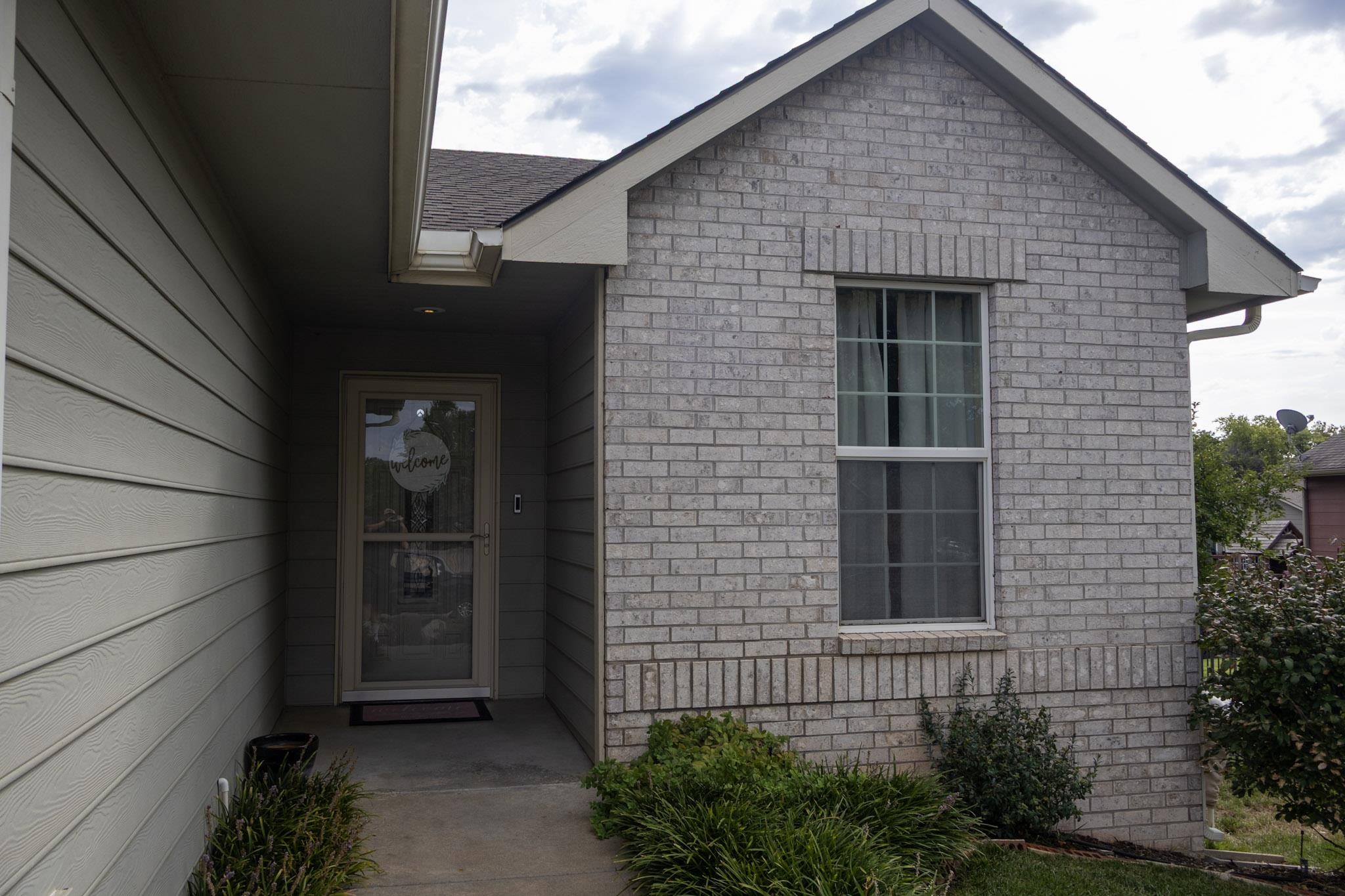 2143 East Quail Hollow Street Property Photo 3