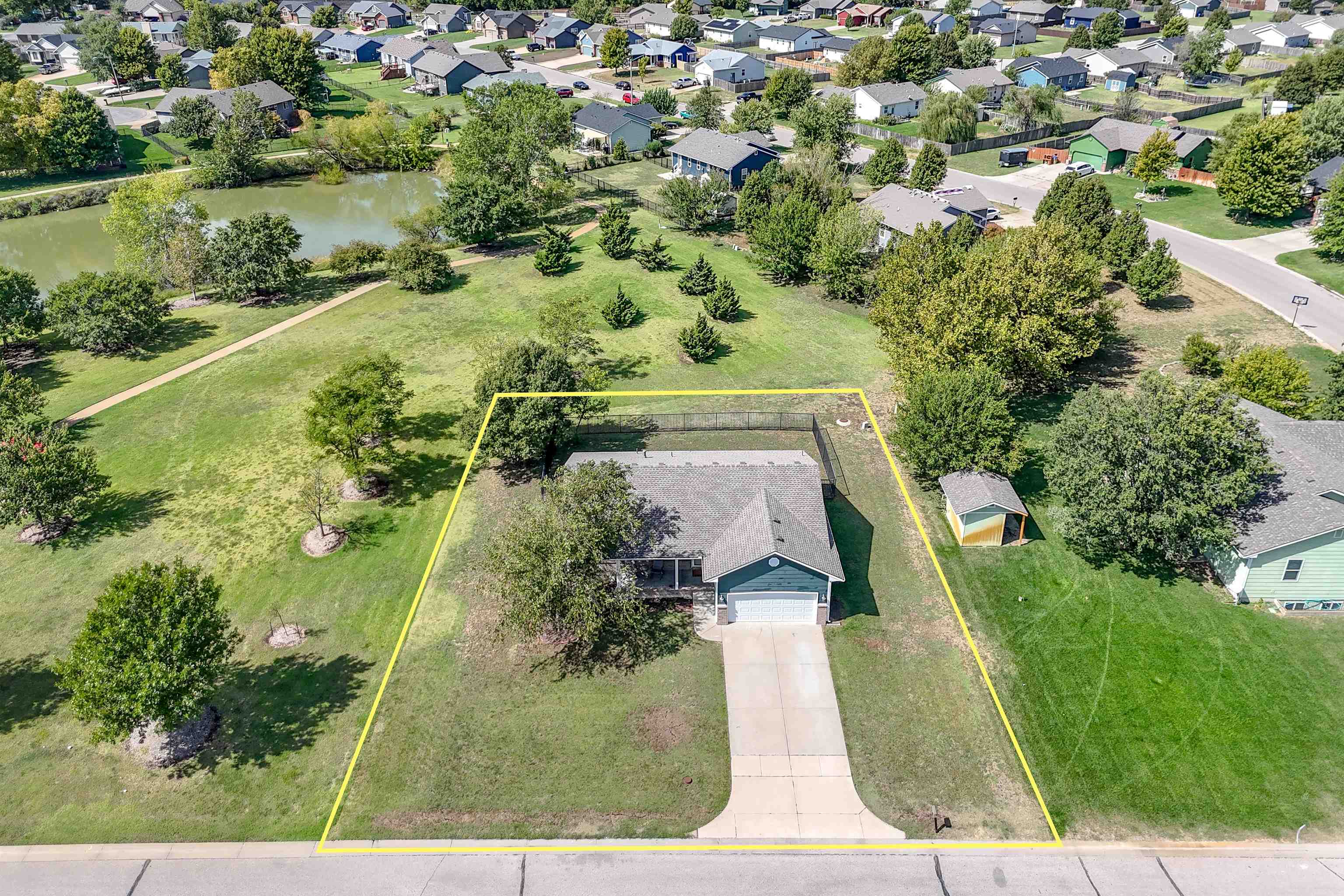 1101 N Parkway Dr Property Photo 1
