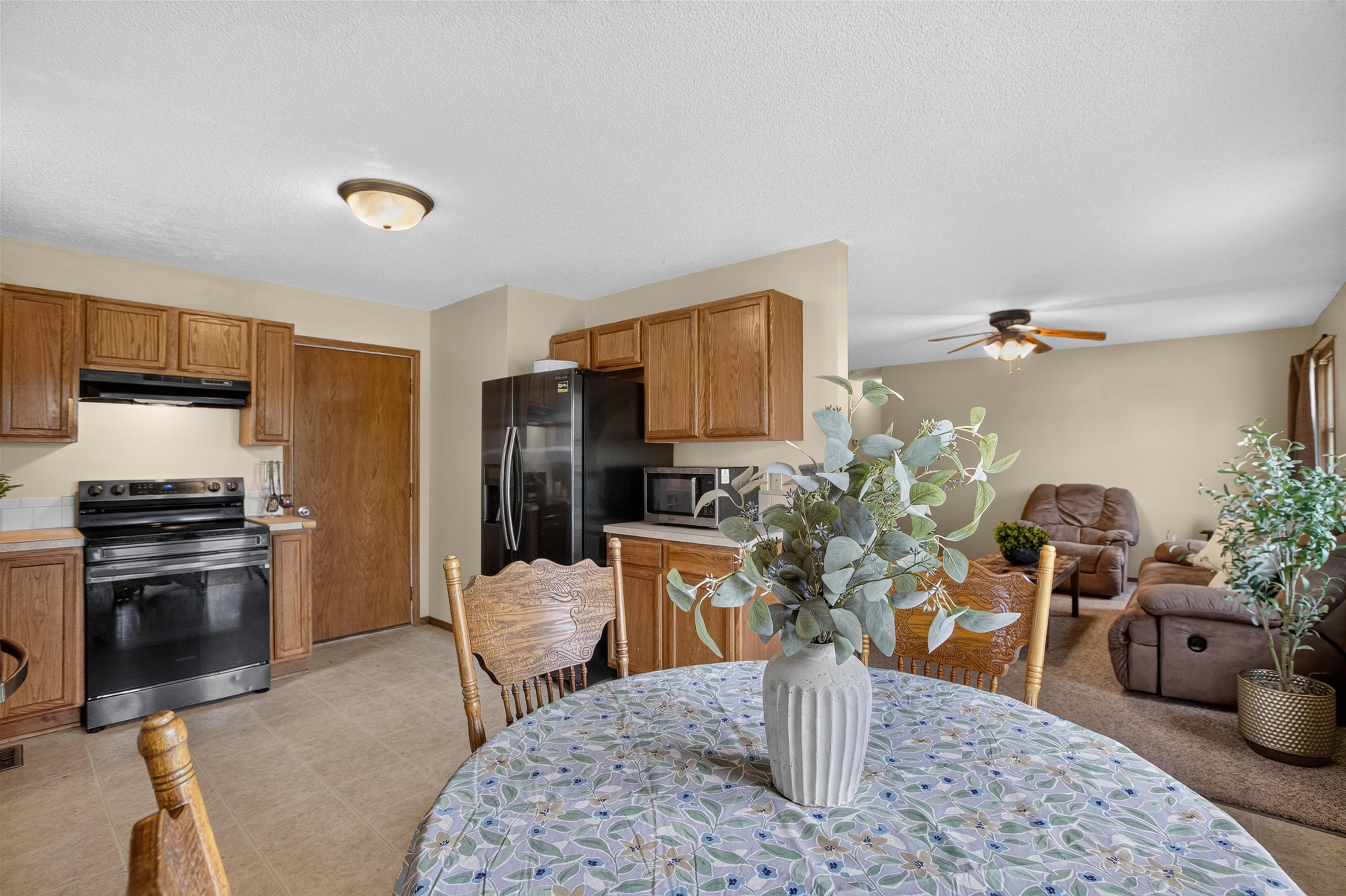 1101 N Parkway Dr Property Photo 15