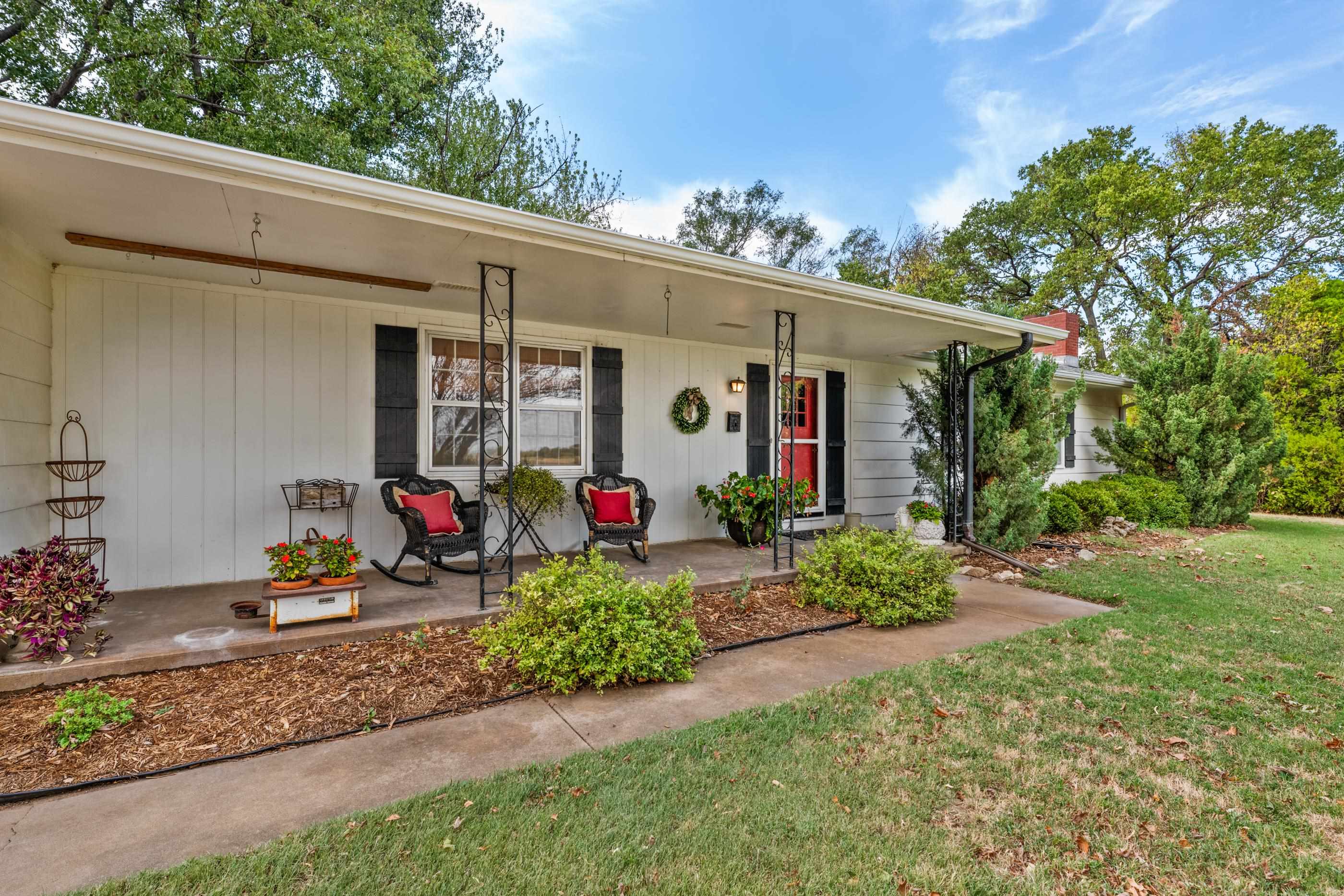 11621 N Ridge Road Property Photo 3