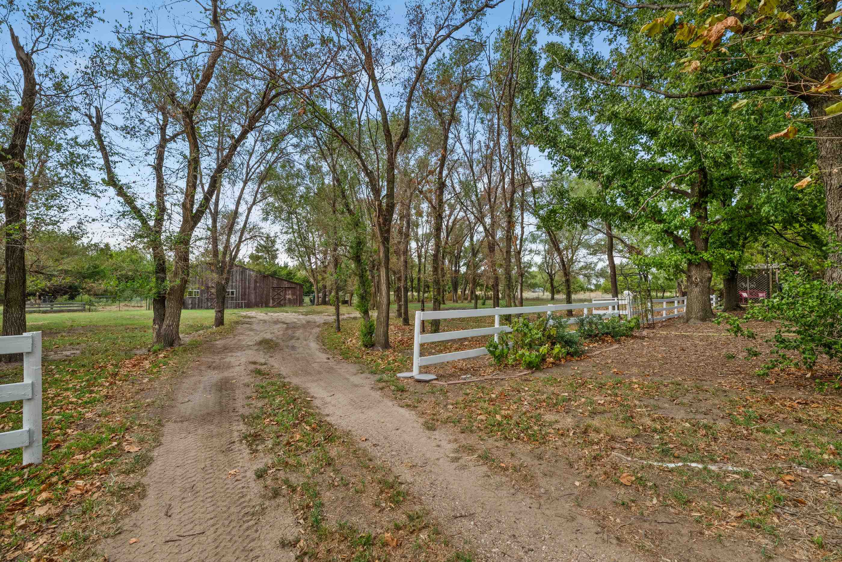 11621 N Ridge Road Property Photo 28