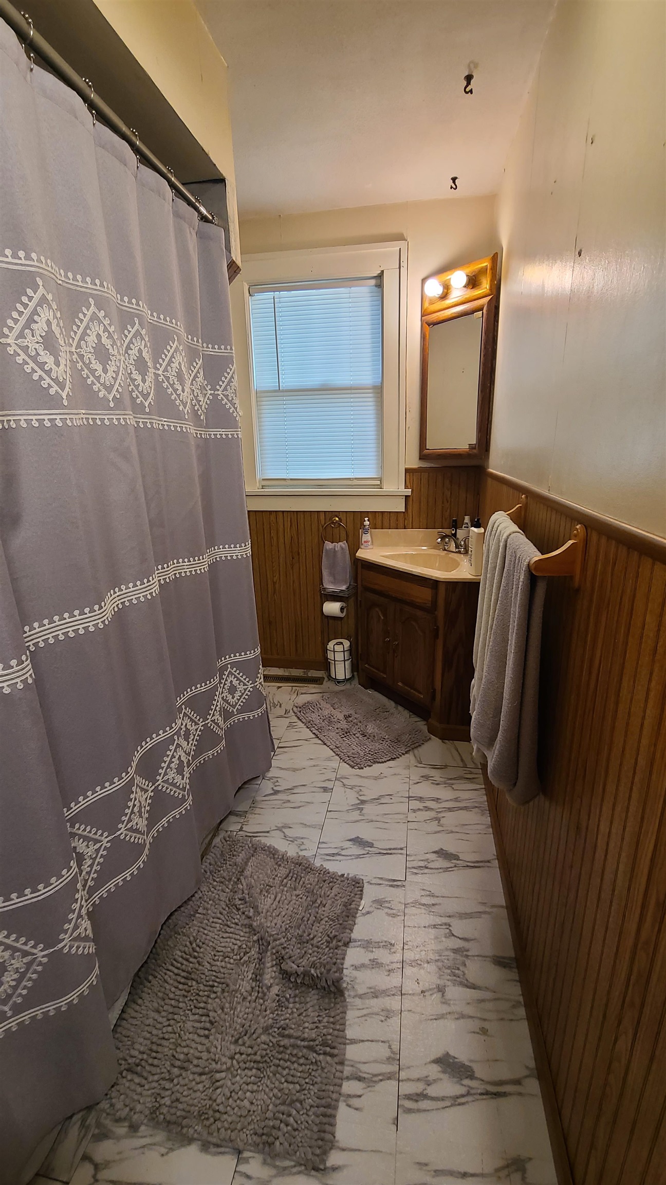 916 E Harvey Property Photo 8
