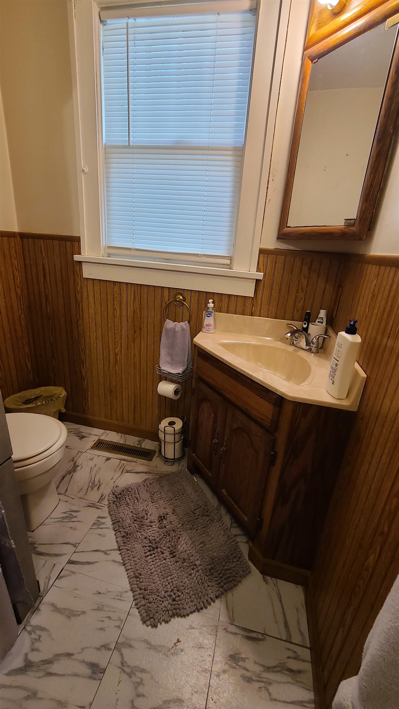 916 E Harvey Property Photo 9