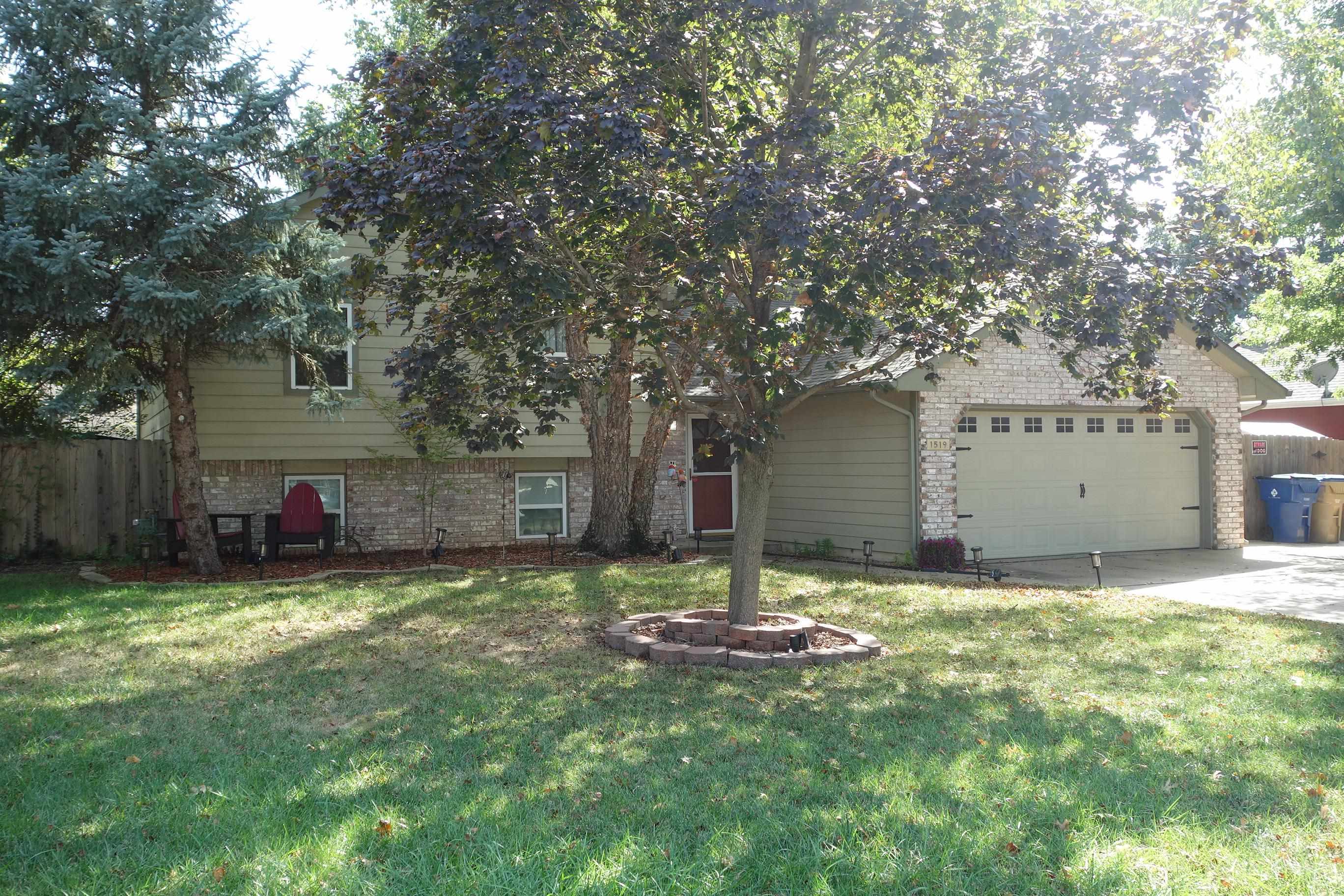1519 E Horizon Property Photo 1