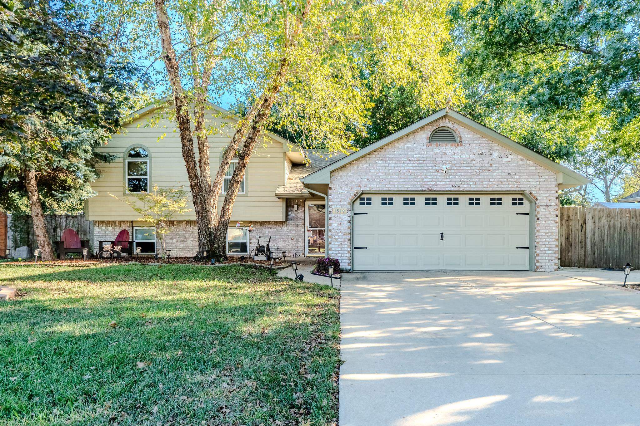 1519 E Horizon Property Photo 1