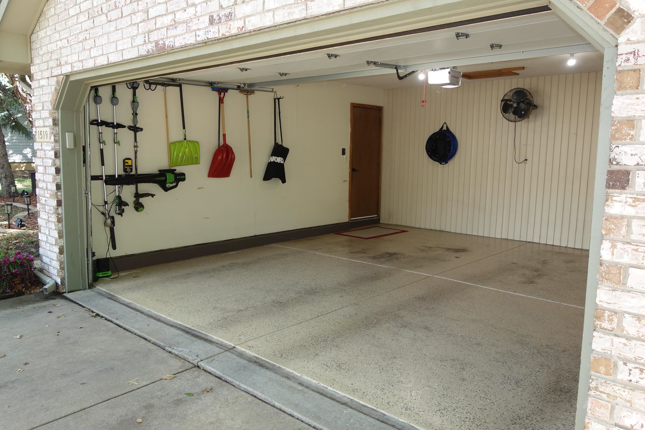1519 E Horizon Property Photo 4