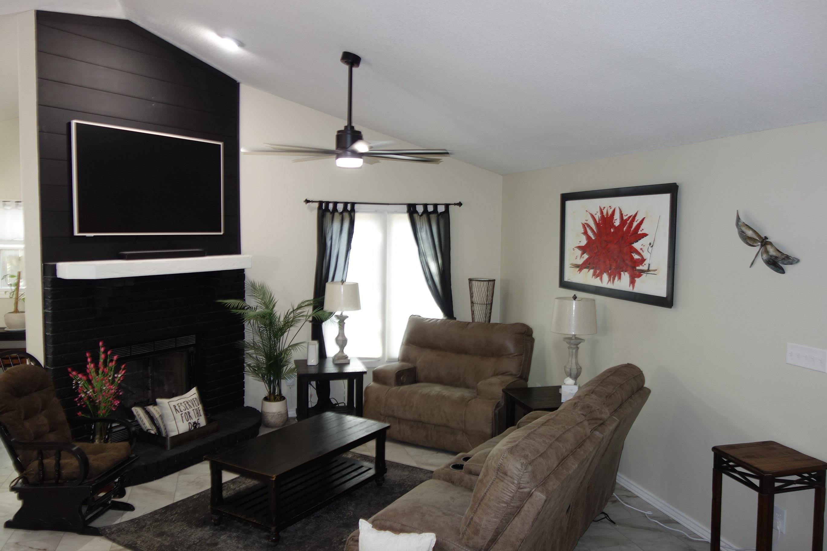 1519 E Horizon Property Photo 6