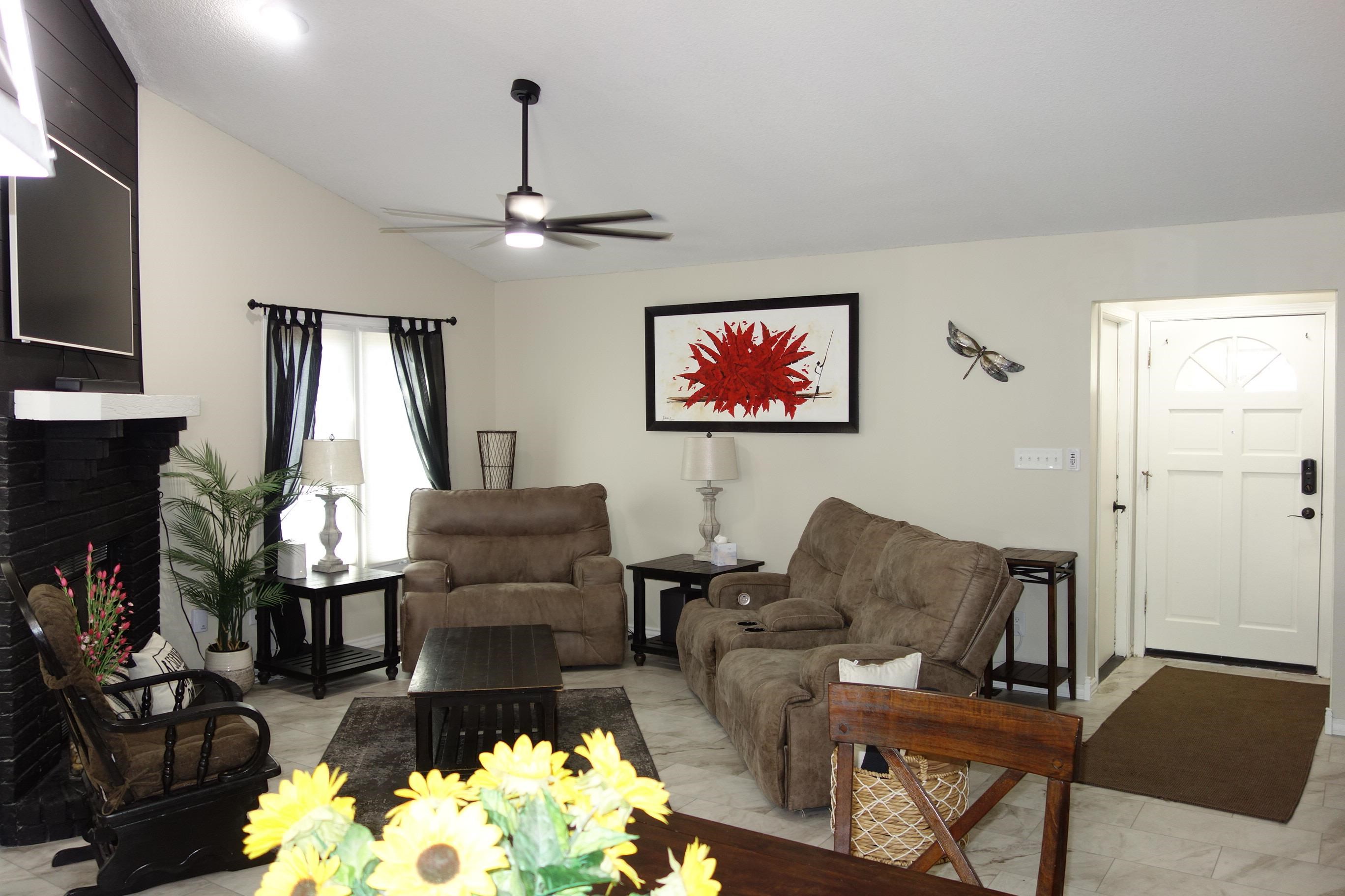 1519 E Horizon Property Photo 8