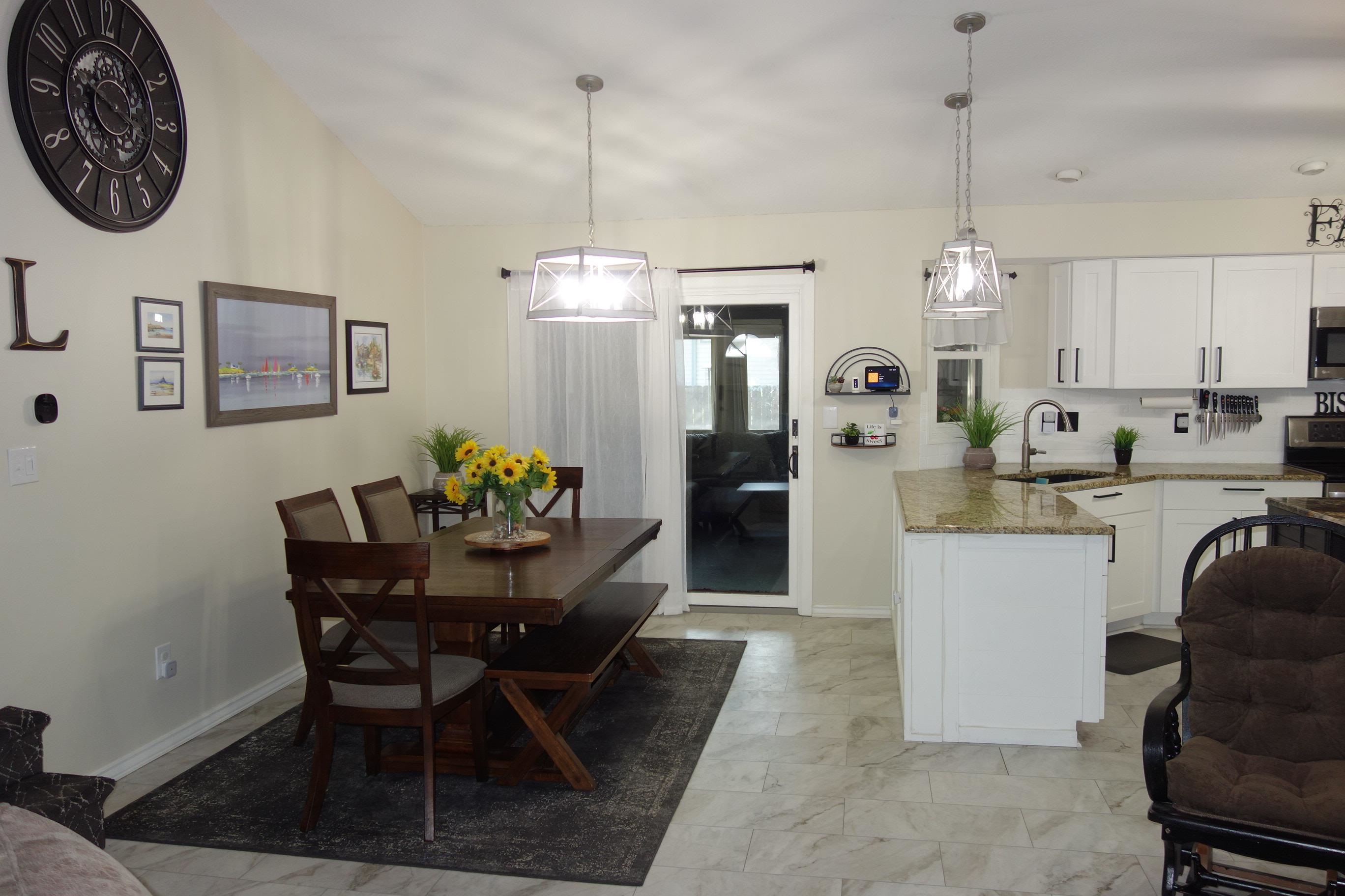 1519 E Horizon Property Photo 9