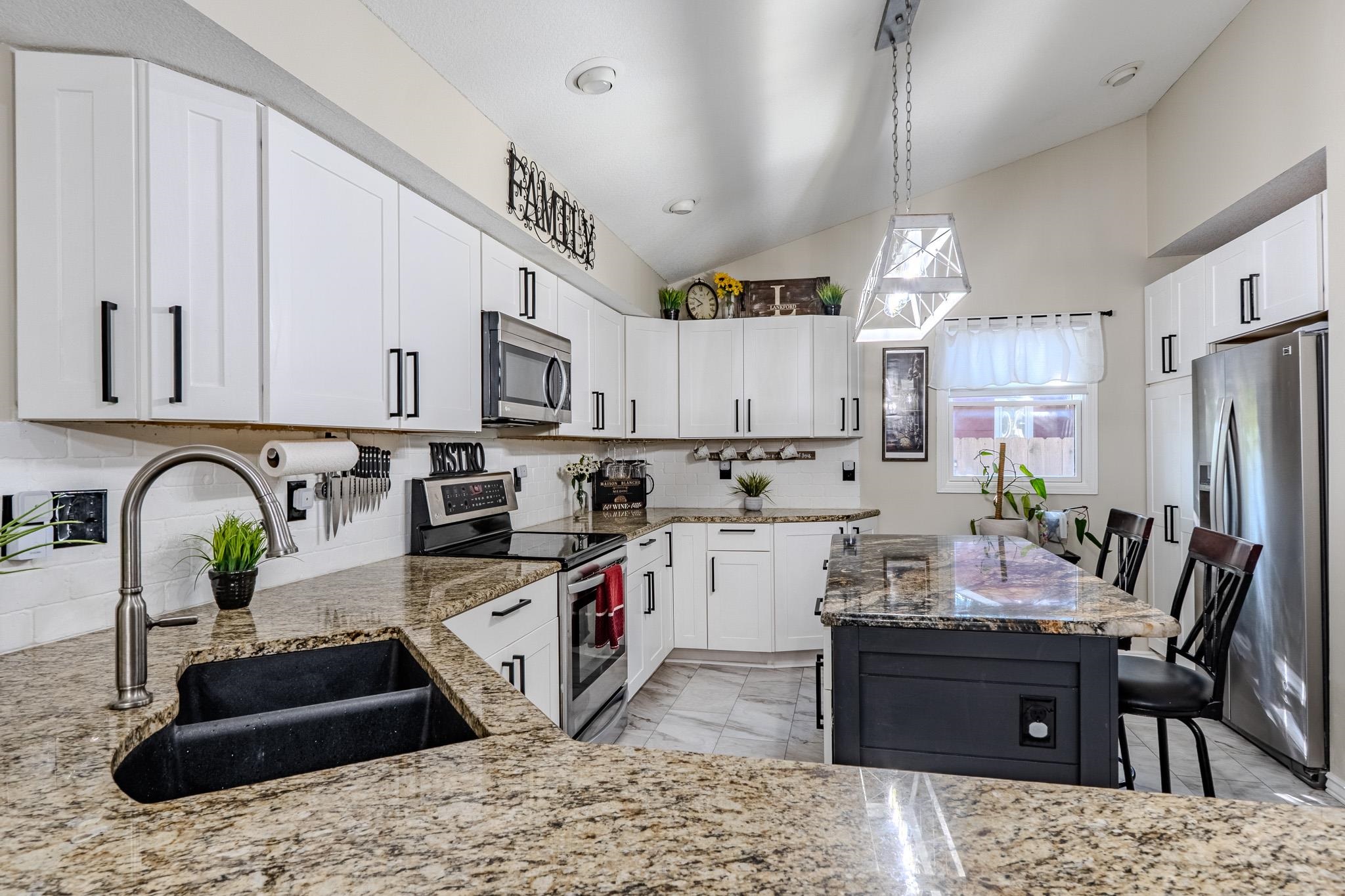 1519 E Horizon Property Photo 10